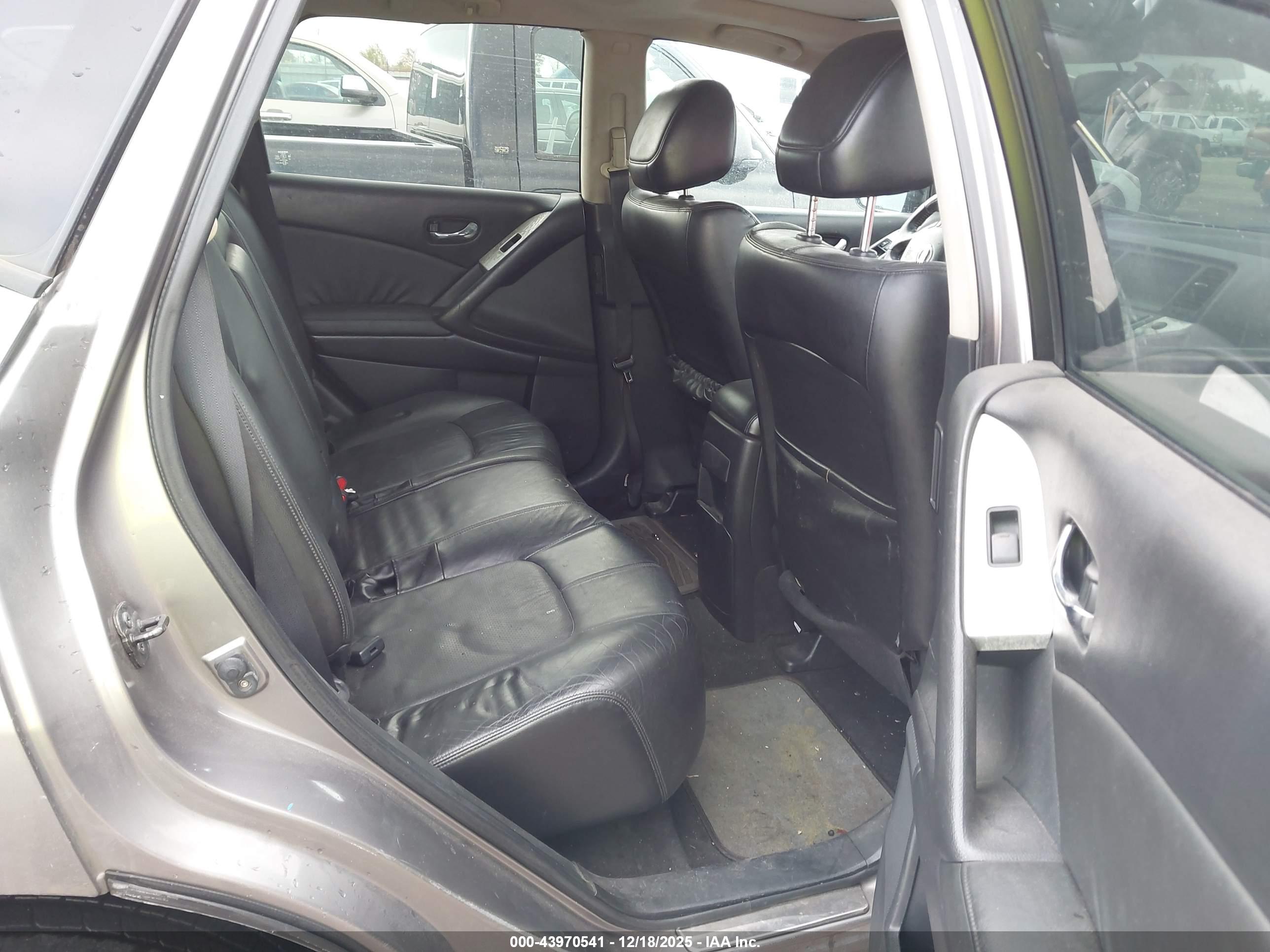 NISSAN MURANO image 8