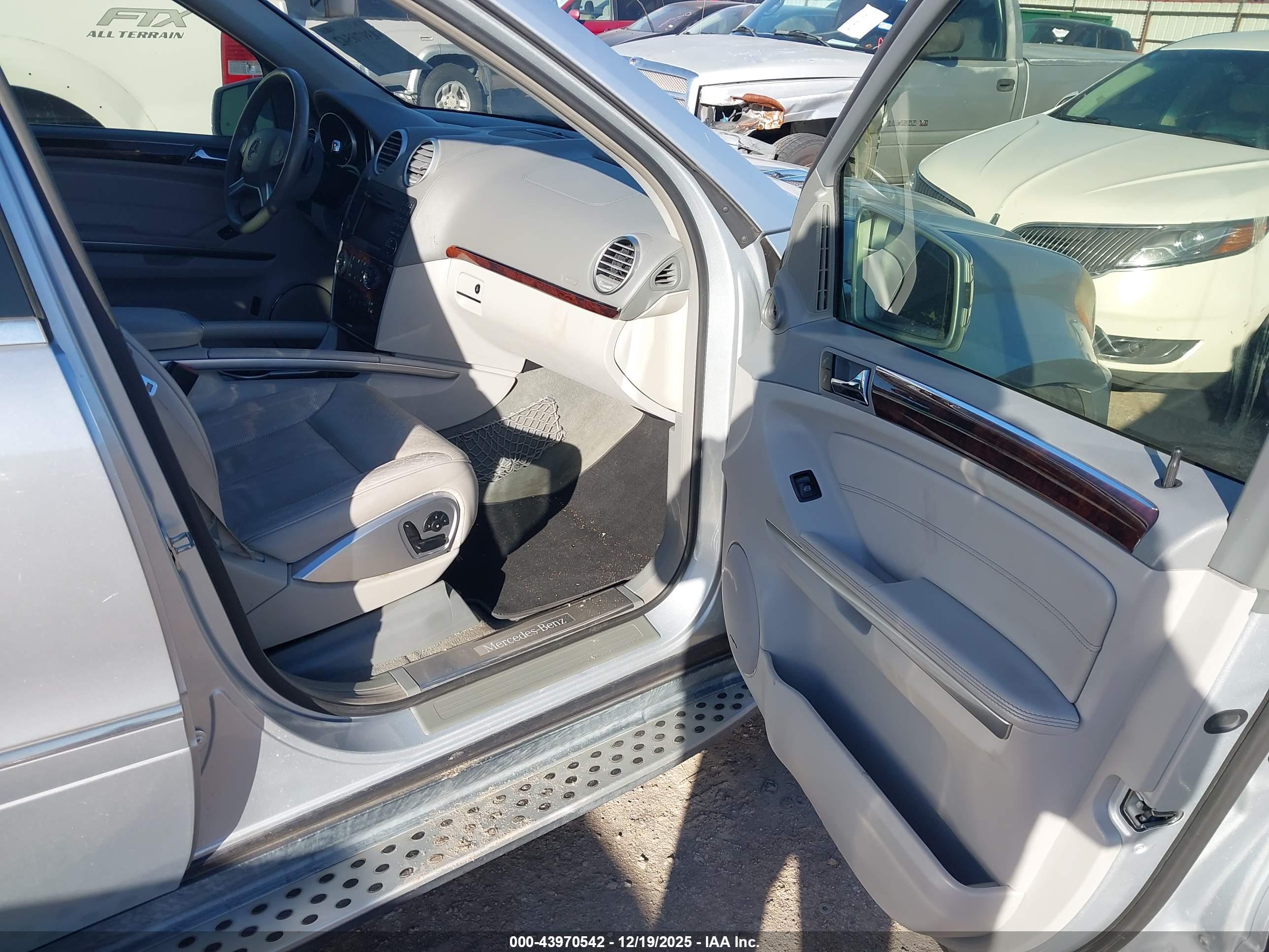 MERCEDES-BENZ GL image 5