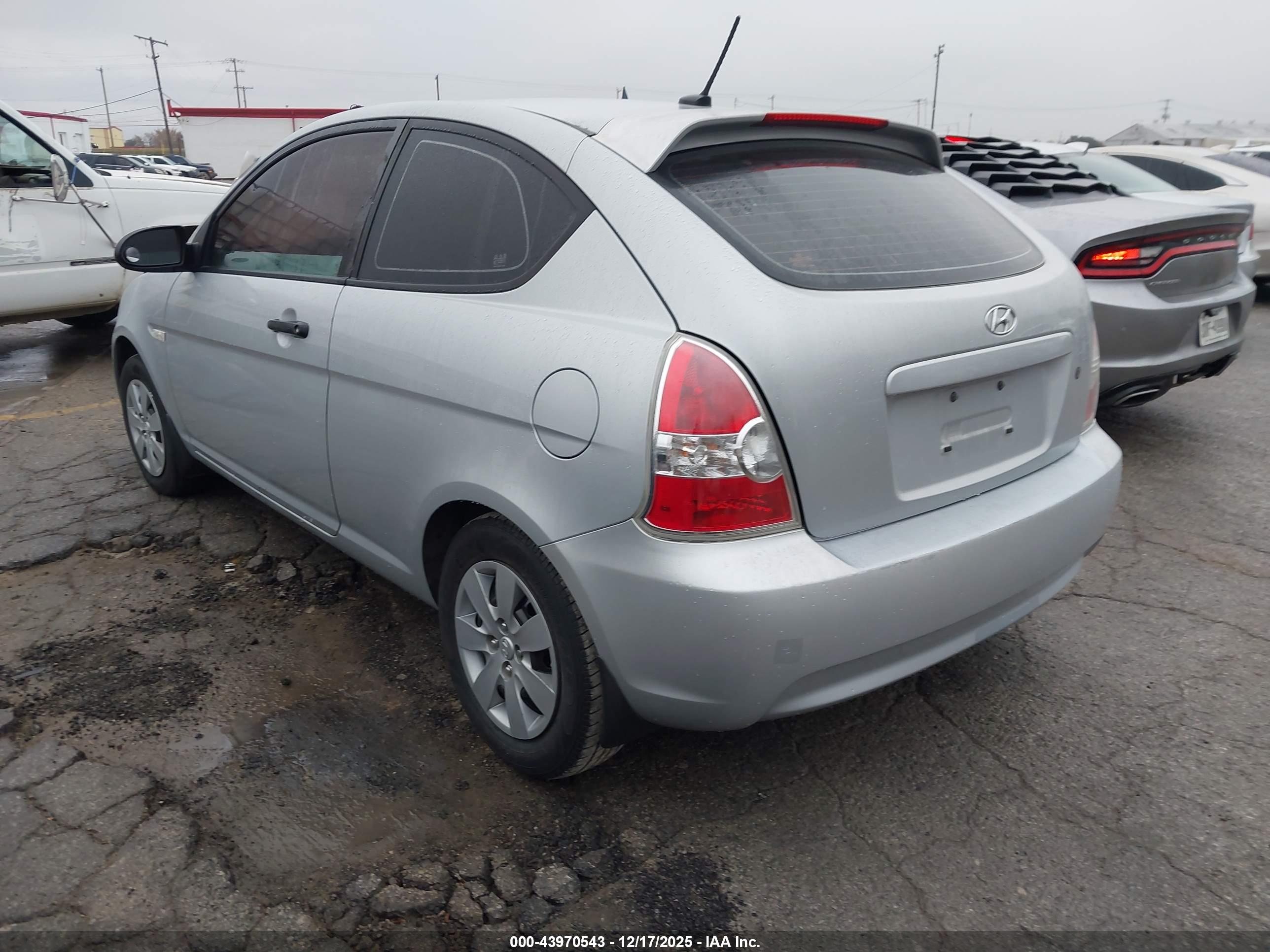 HYUNDAI ACCENT image 3