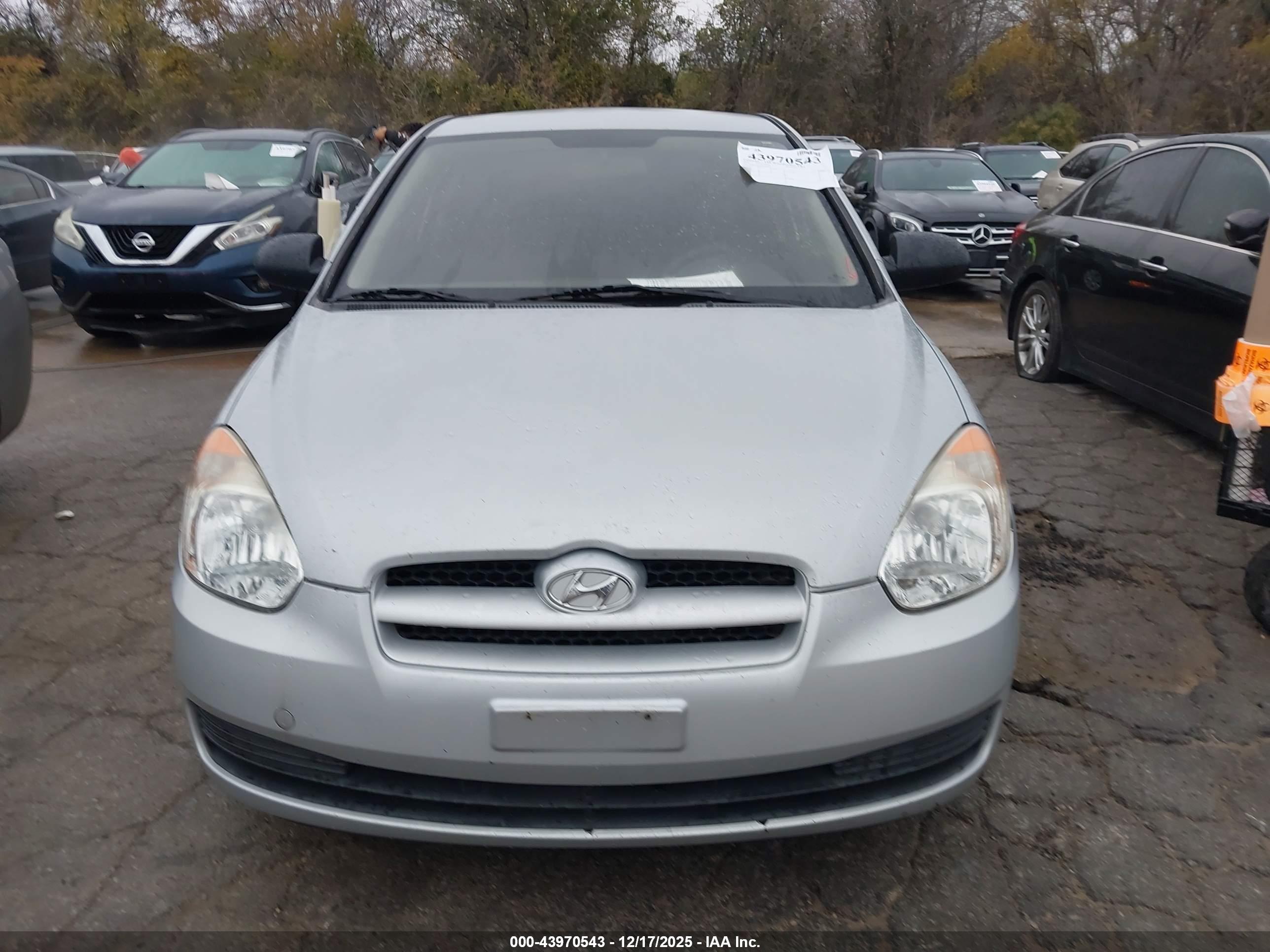HYUNDAI ACCENT image 6
