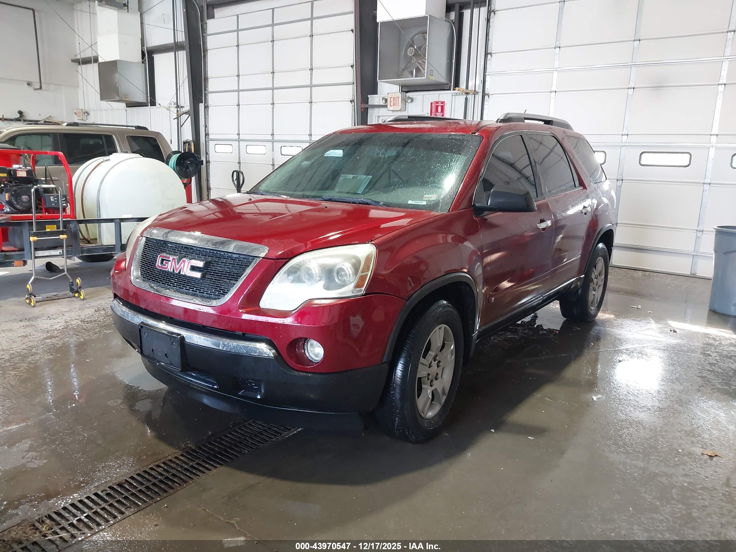 GMC ACADIA image 2