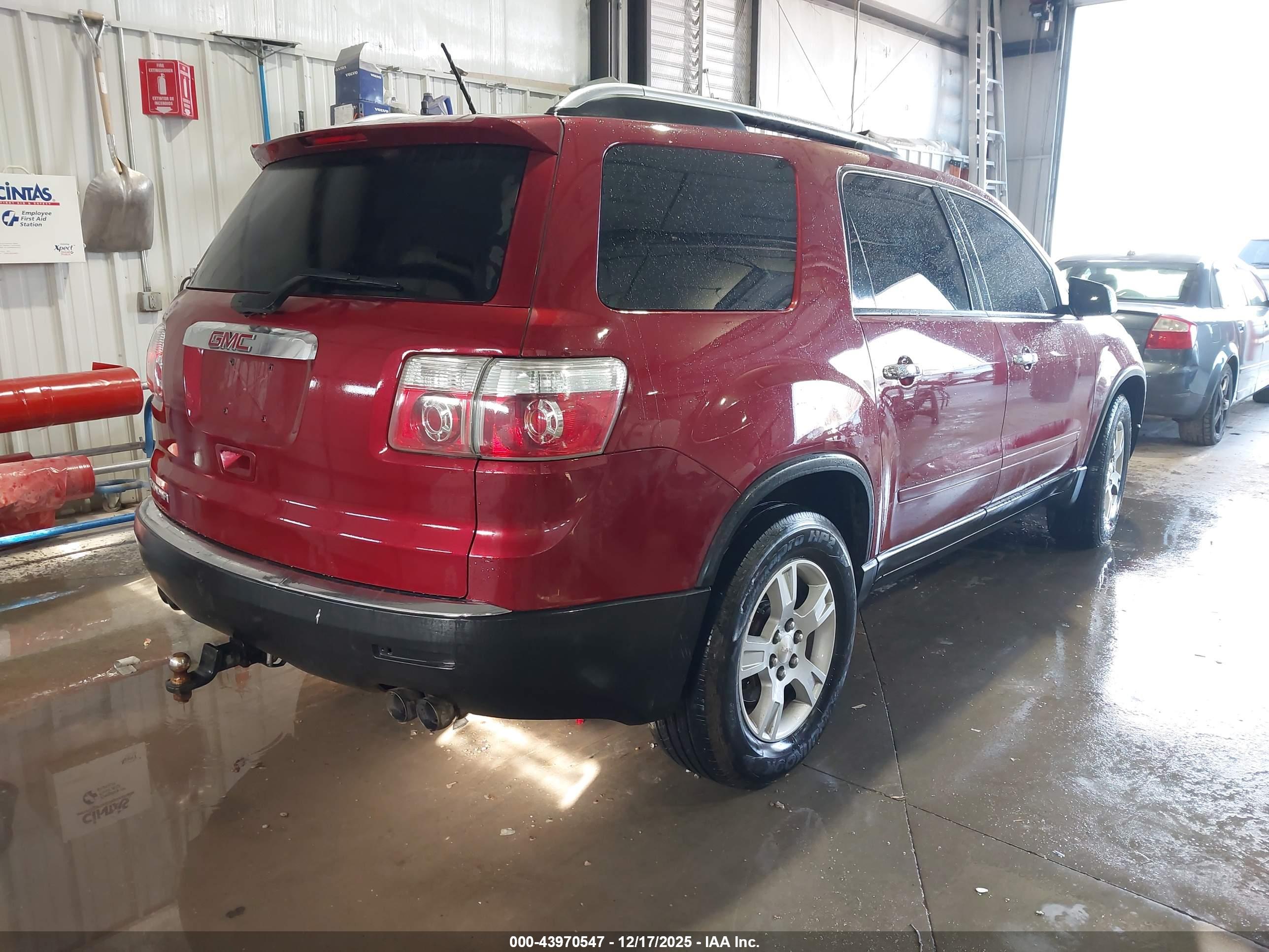 GMC ACADIA image 4
