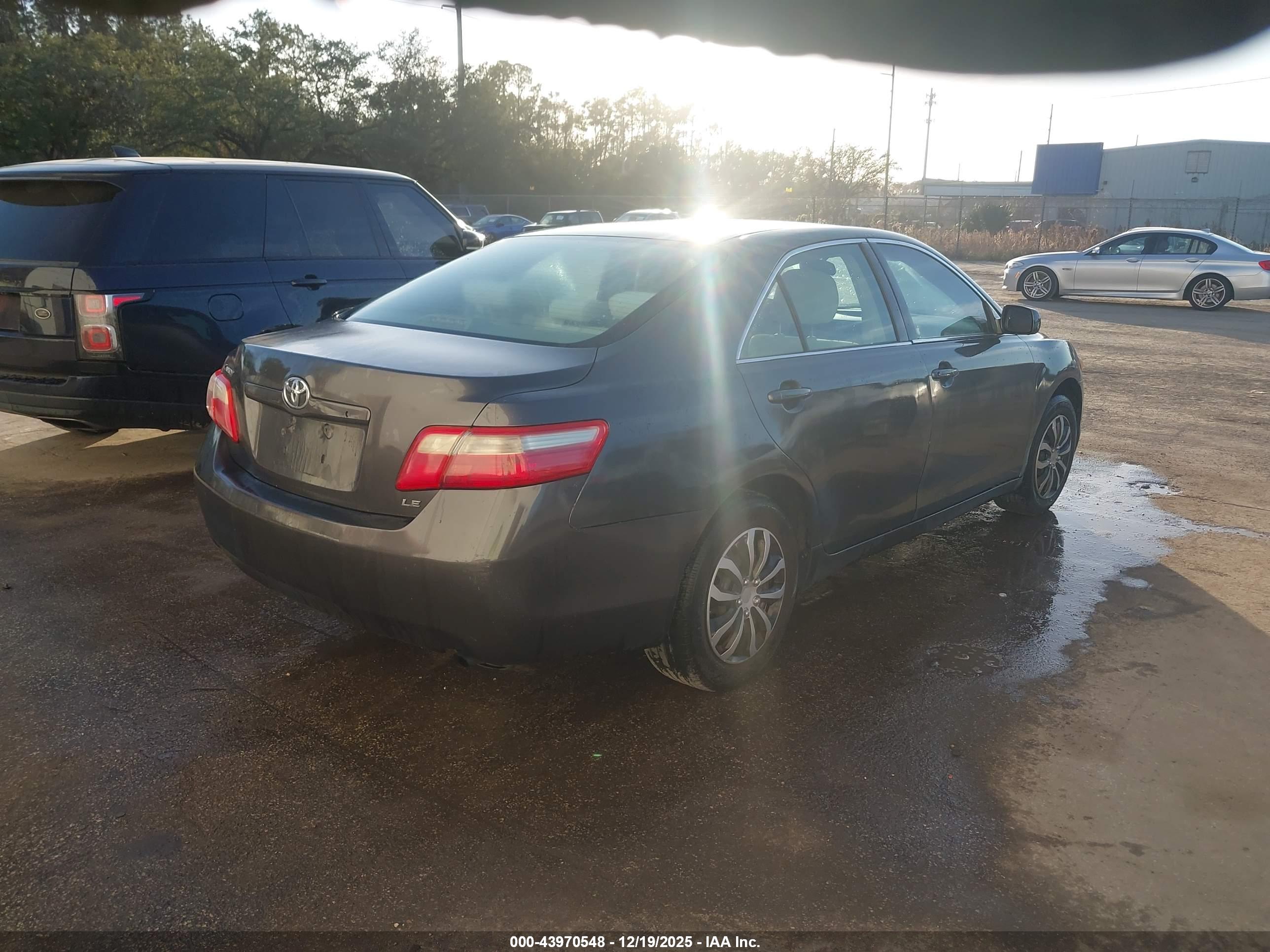 TOYOTA CAMRY image 4