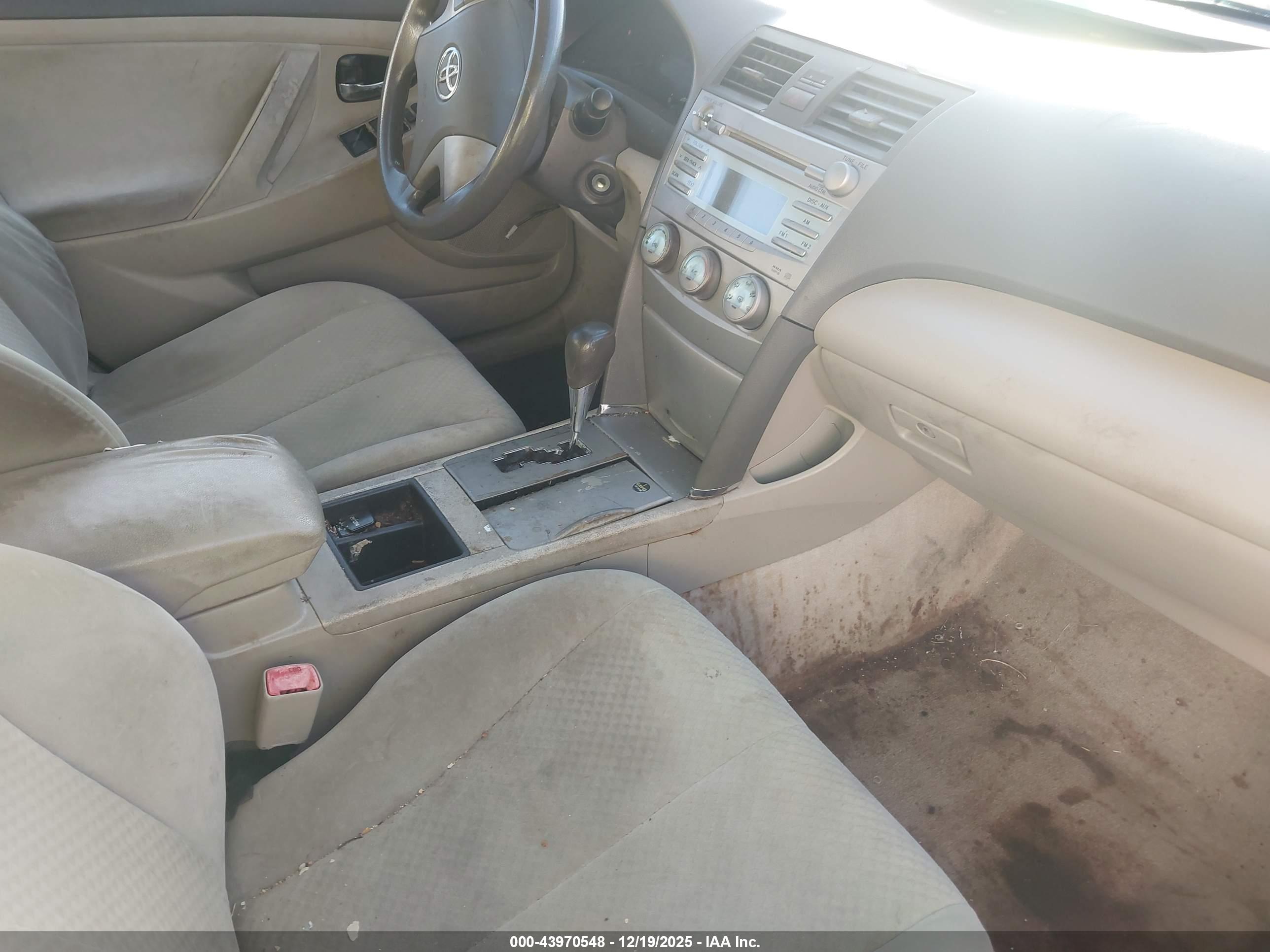 TOYOTA CAMRY image 5