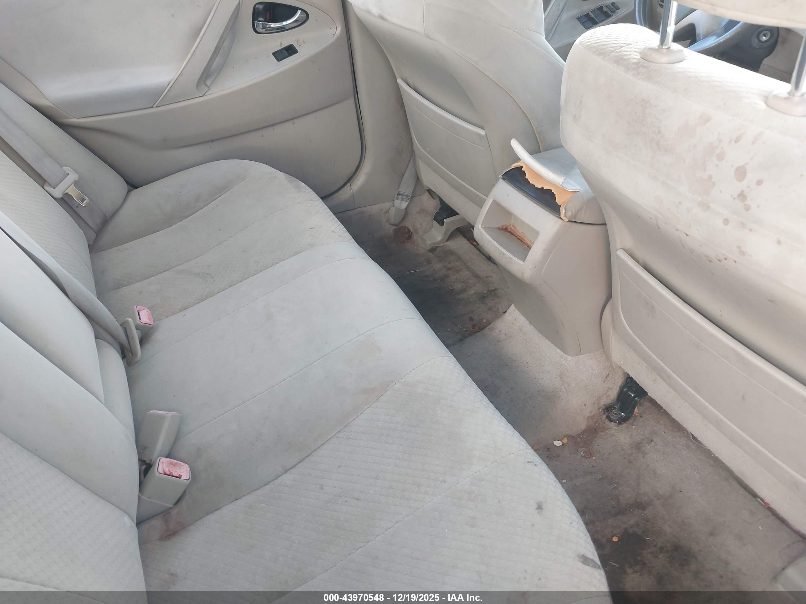 TOYOTA CAMRY image 8