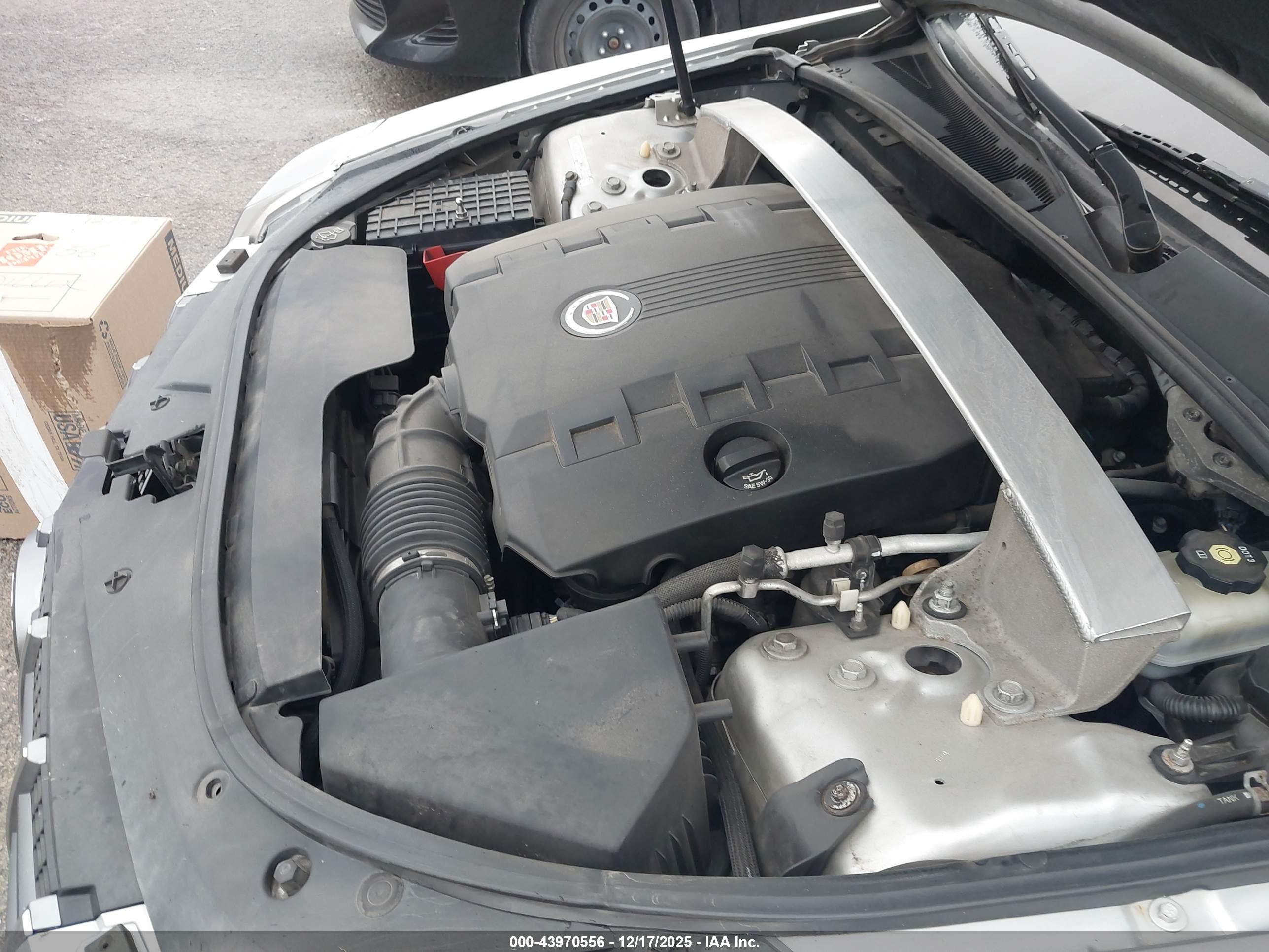 CADILLAC CTS image 10