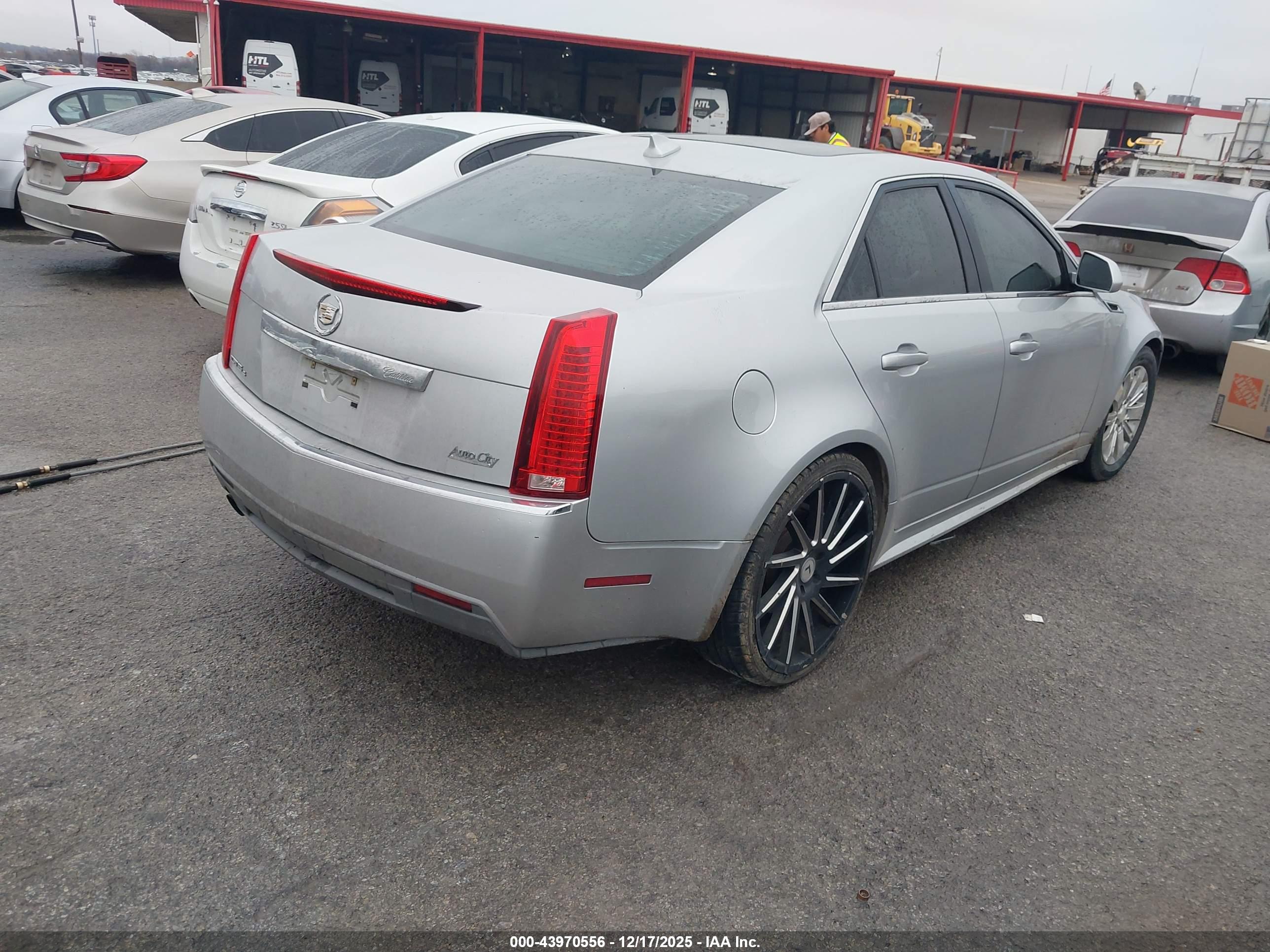 CADILLAC CTS image 4