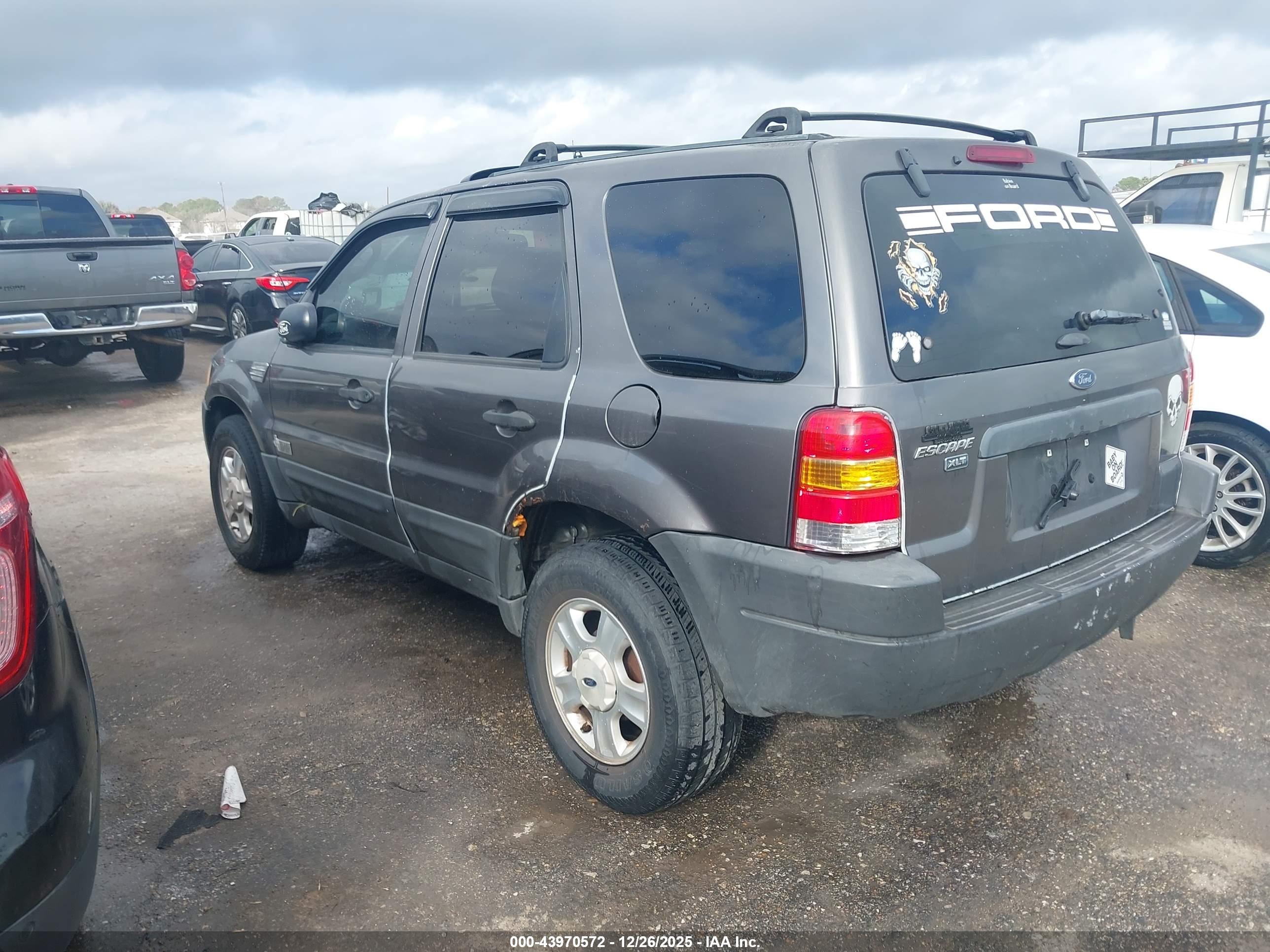 FORD ESCAPE image 3
