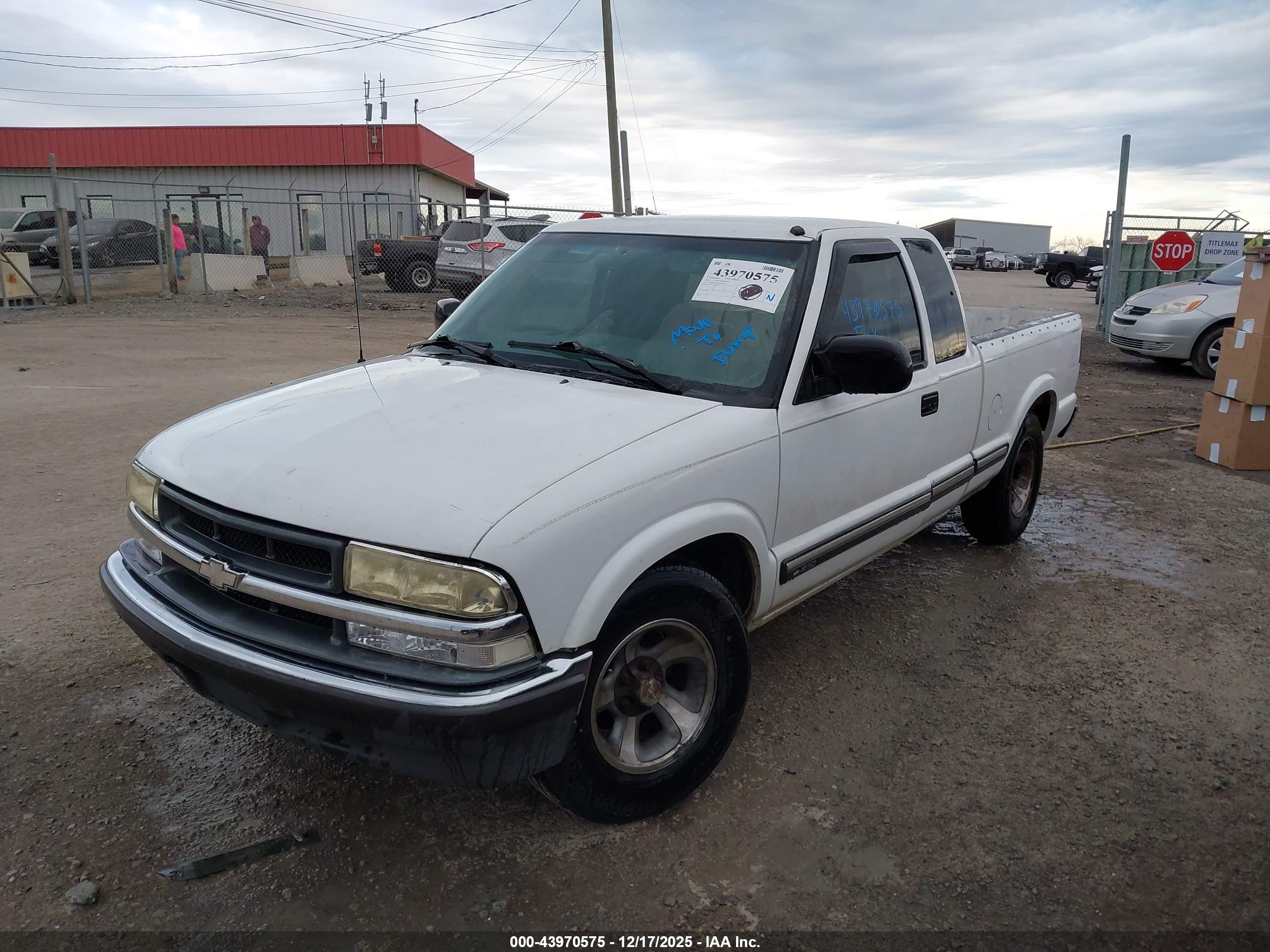 CHEVROLET S-10 image 2