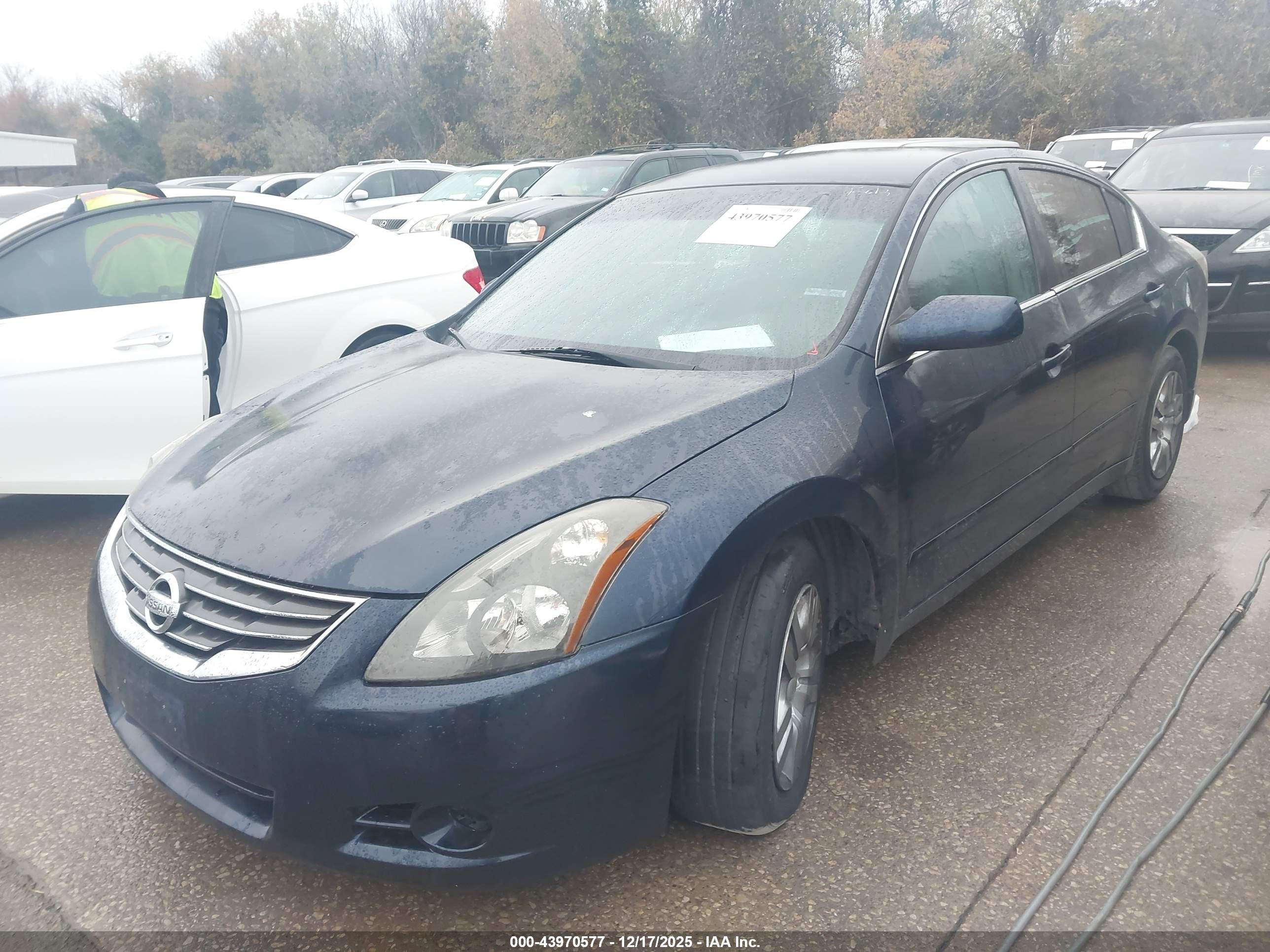 NISSAN ALTIMA image 2