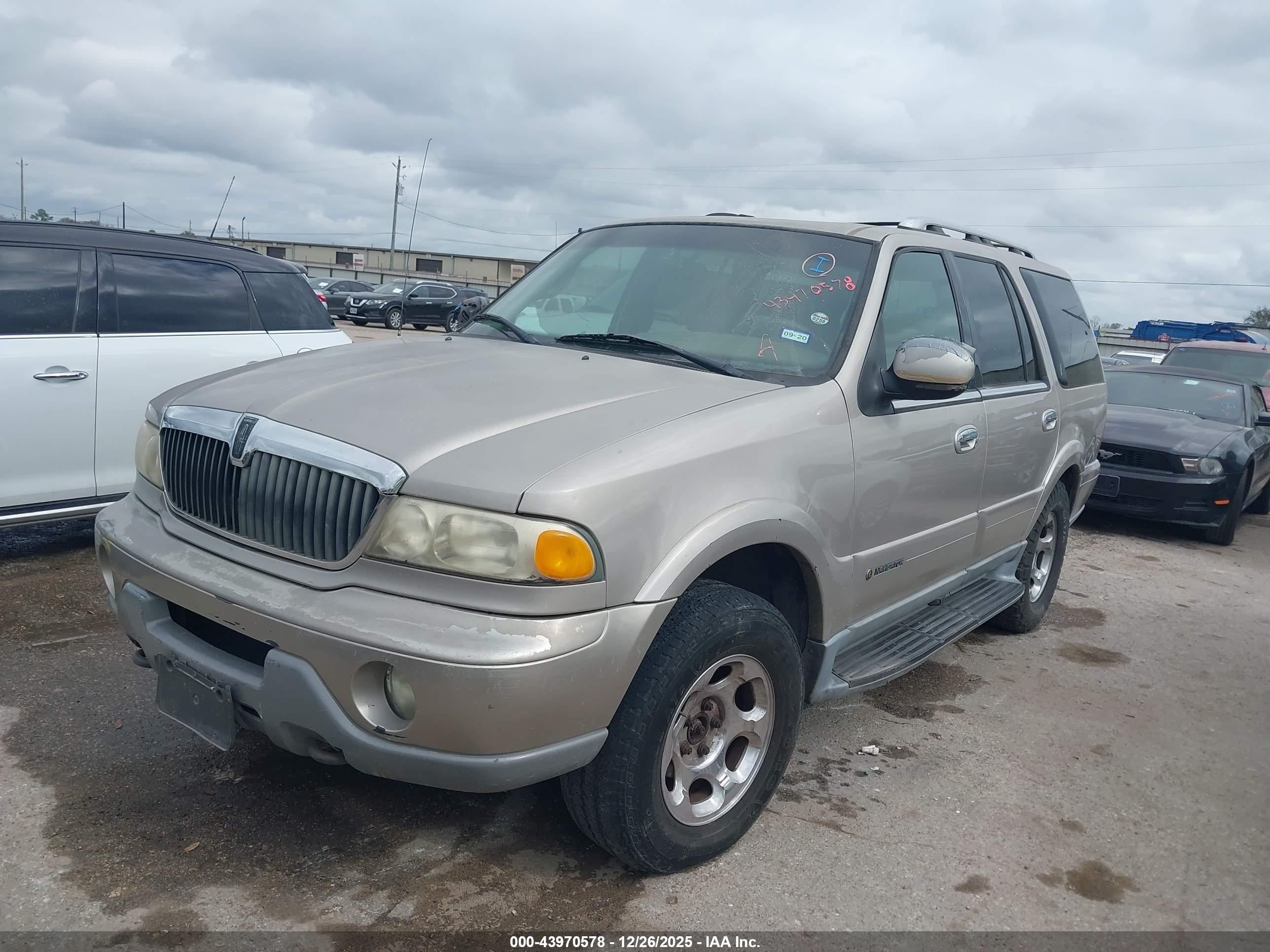 LINCOLN NAVIGATOR image 2