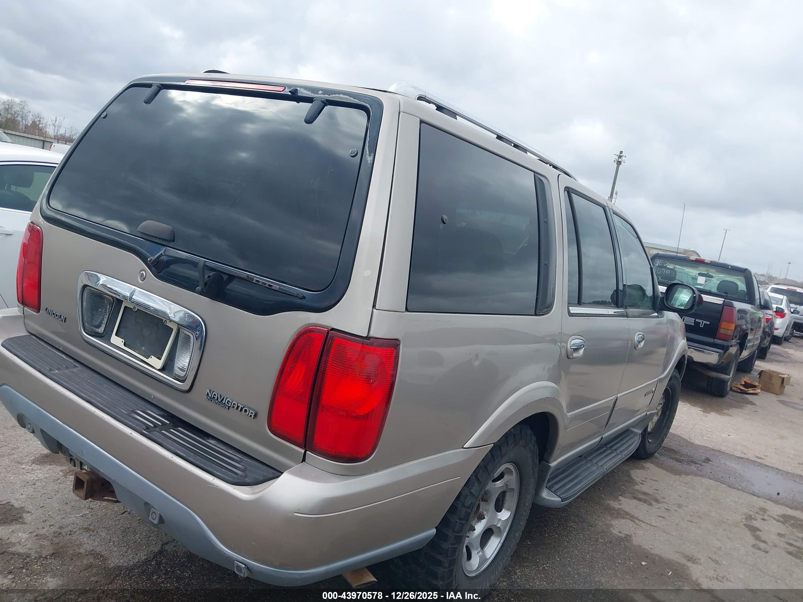 LINCOLN NAVIGATOR image 4