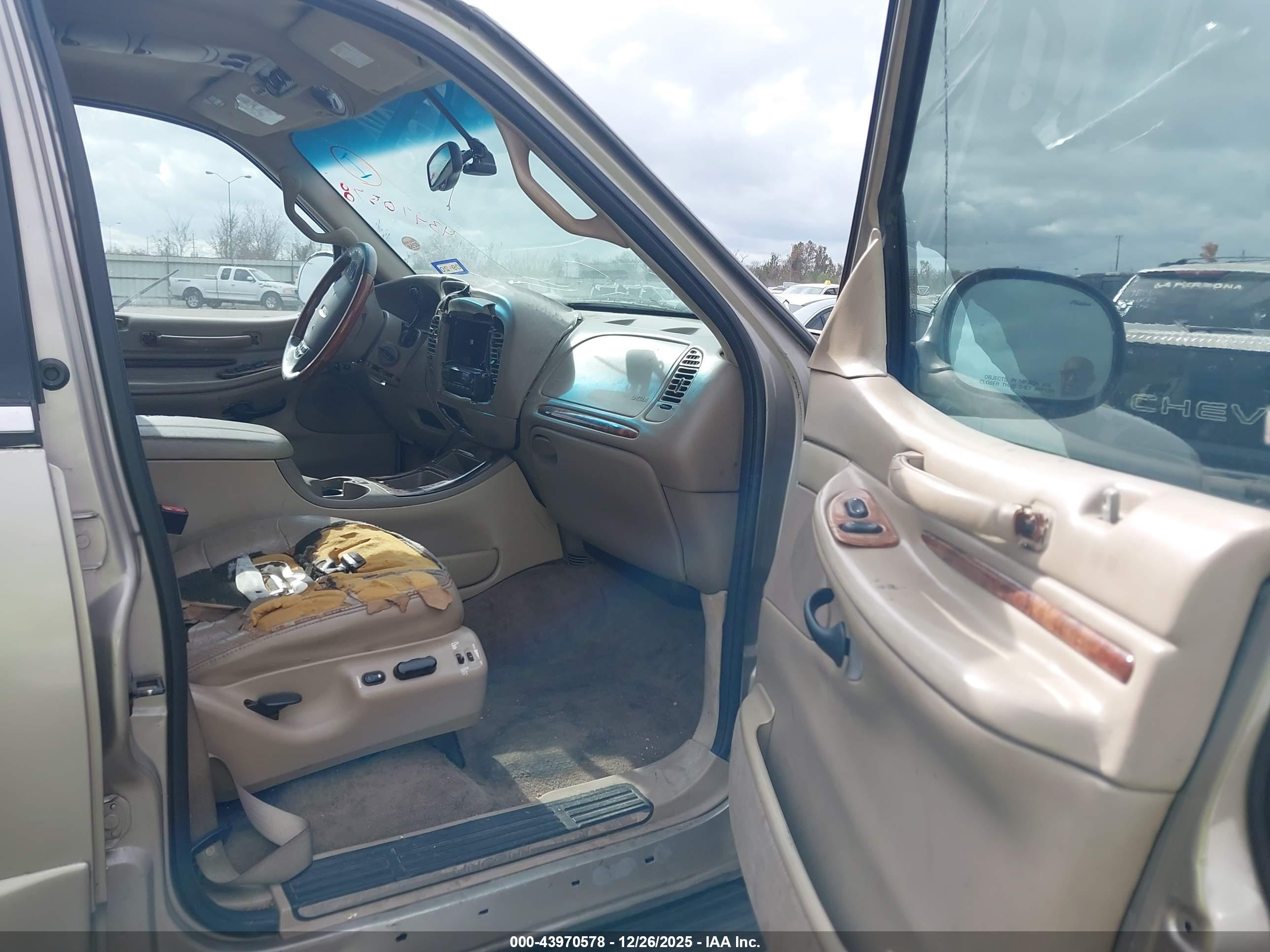 LINCOLN NAVIGATOR image 5