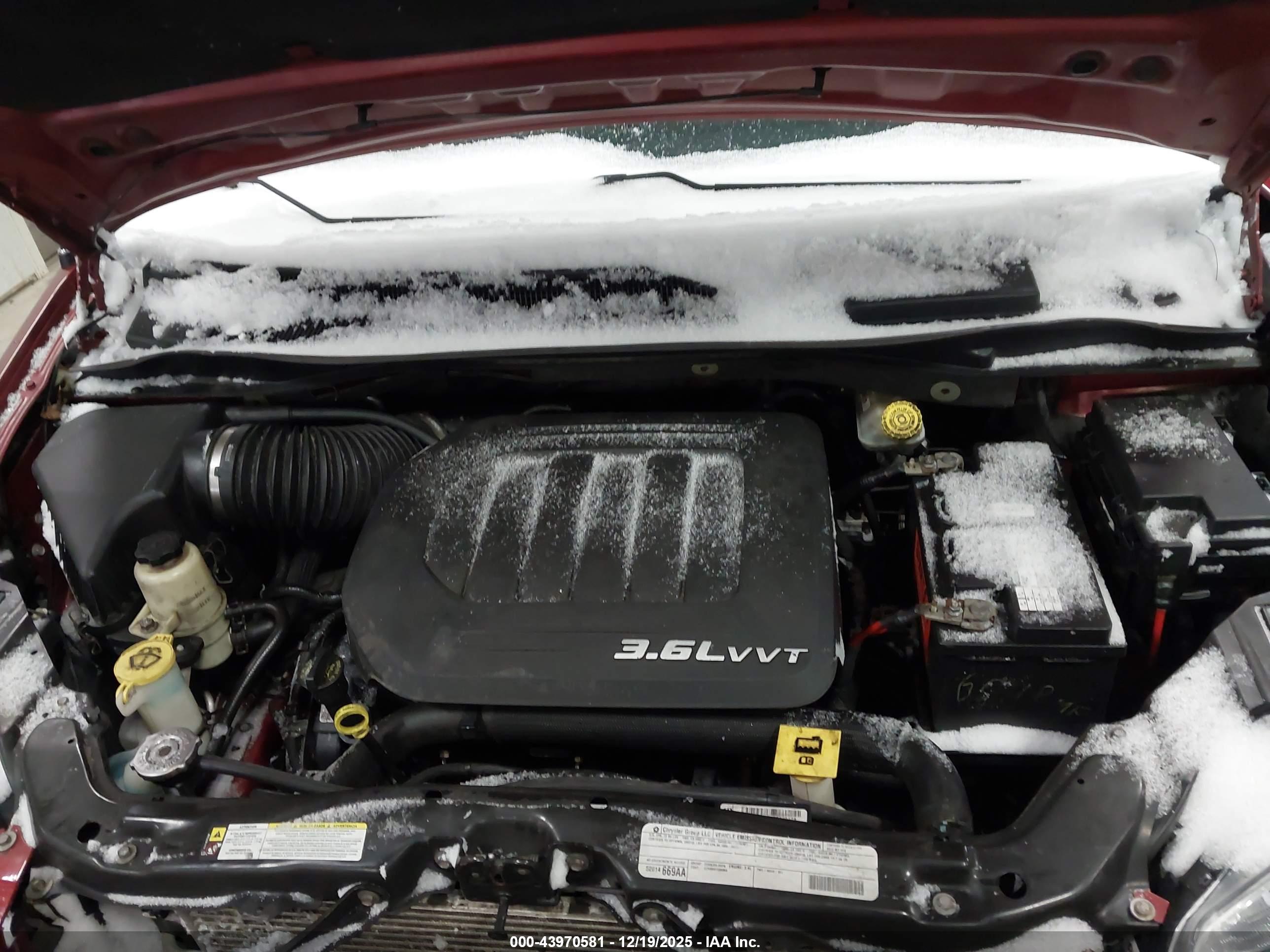CHRYSLER TOWN image 10
