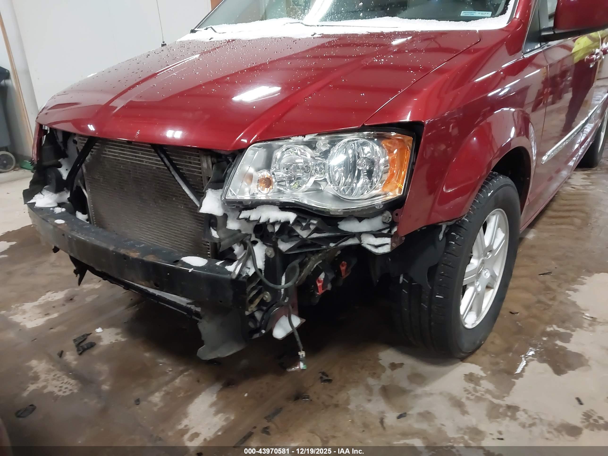 CHRYSLER TOWN image 6