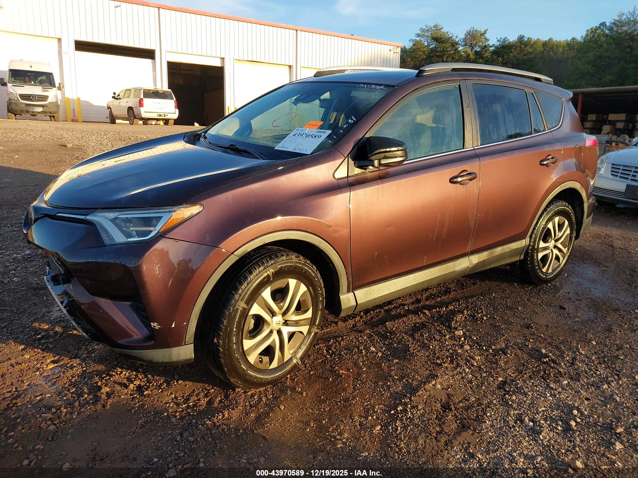 TOYOTA RAV4 image 2