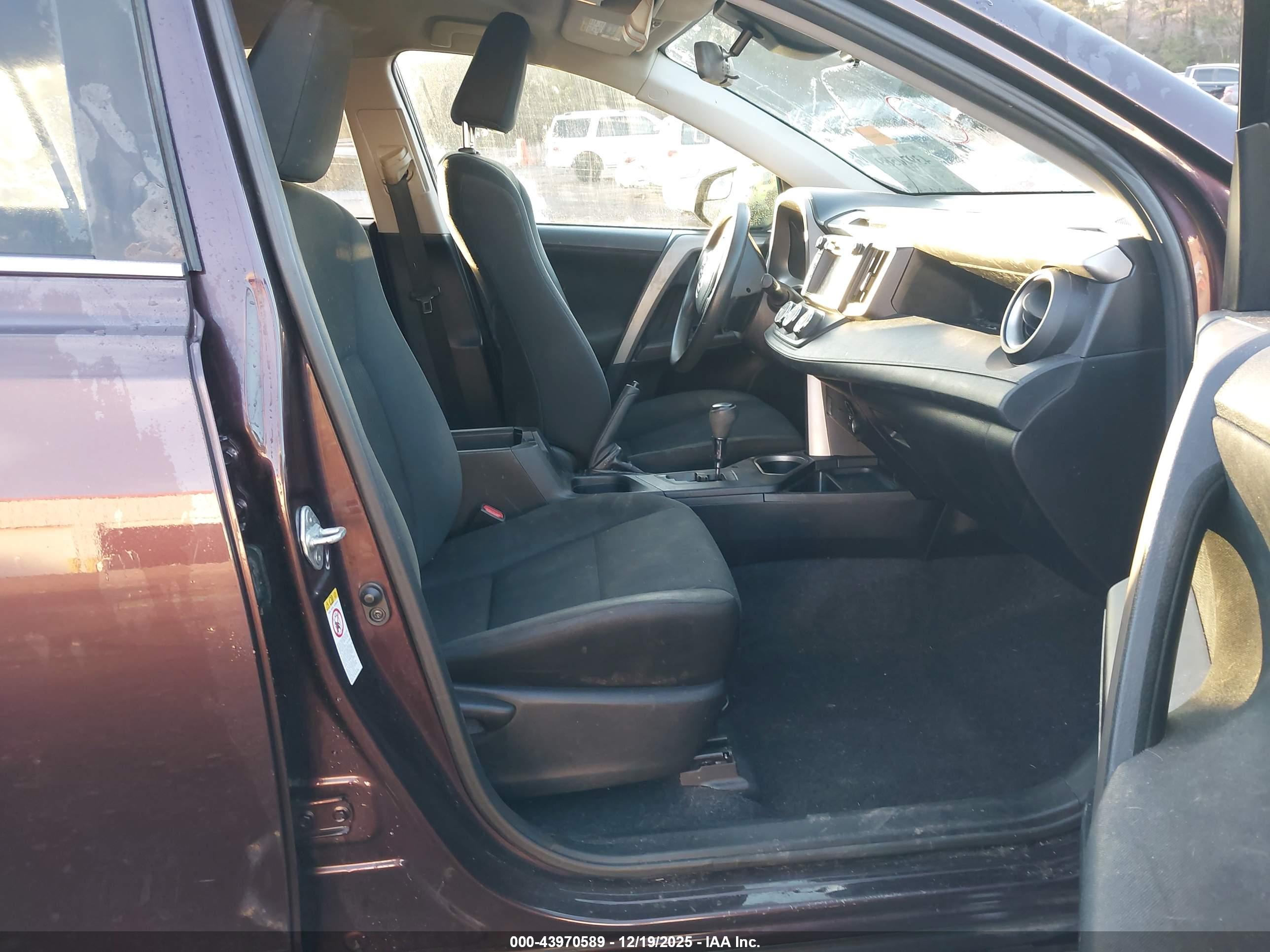 TOYOTA RAV4 image 5