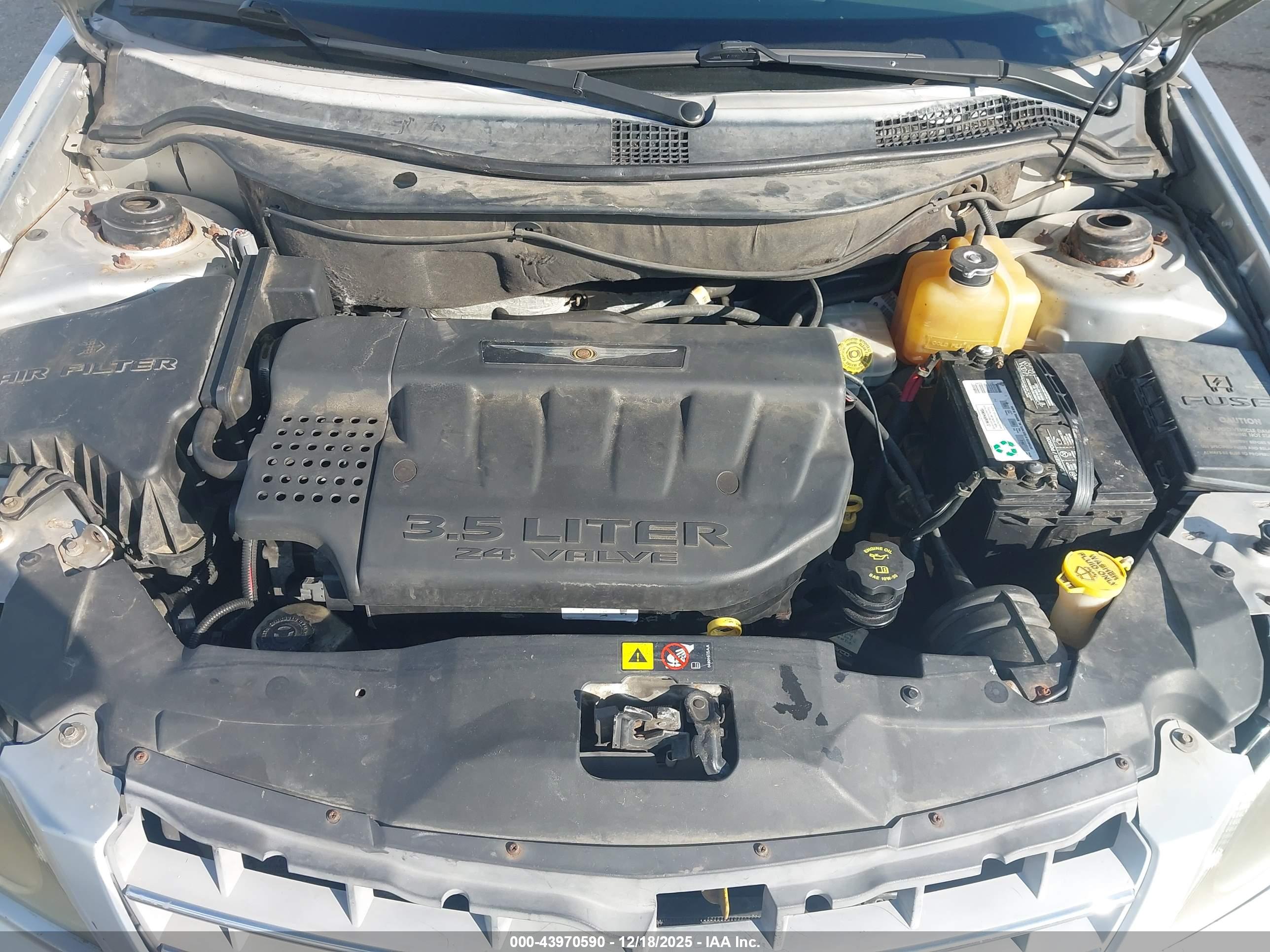 CHRYSLER PACIFICA image 10