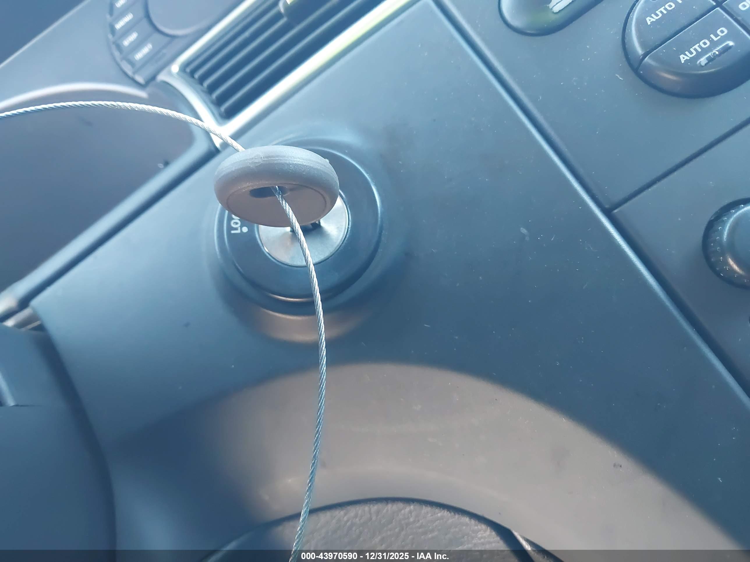 CHRYSLER PACIFICA image 11