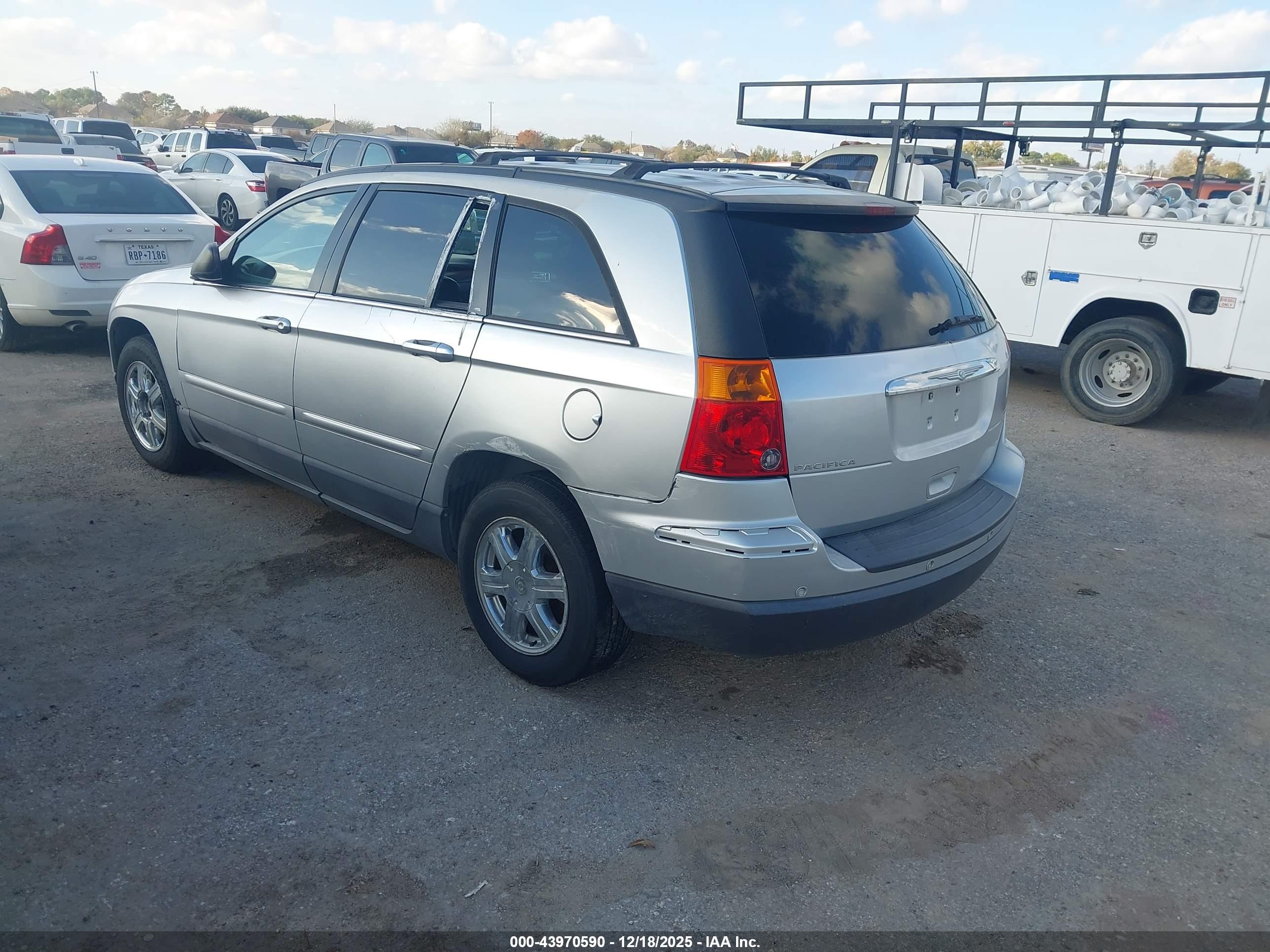 CHRYSLER PACIFICA image 3