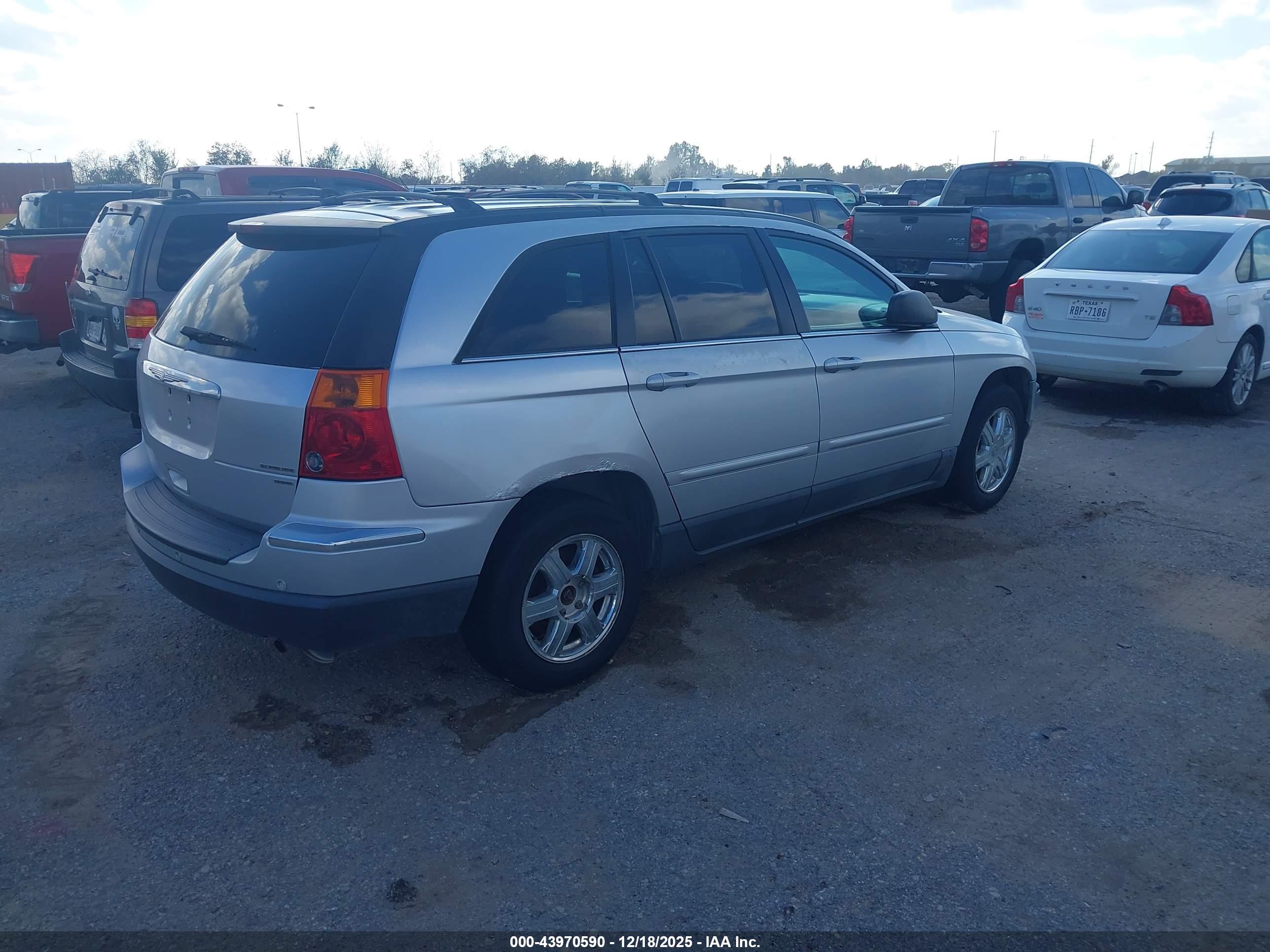 CHRYSLER PACIFICA image 4