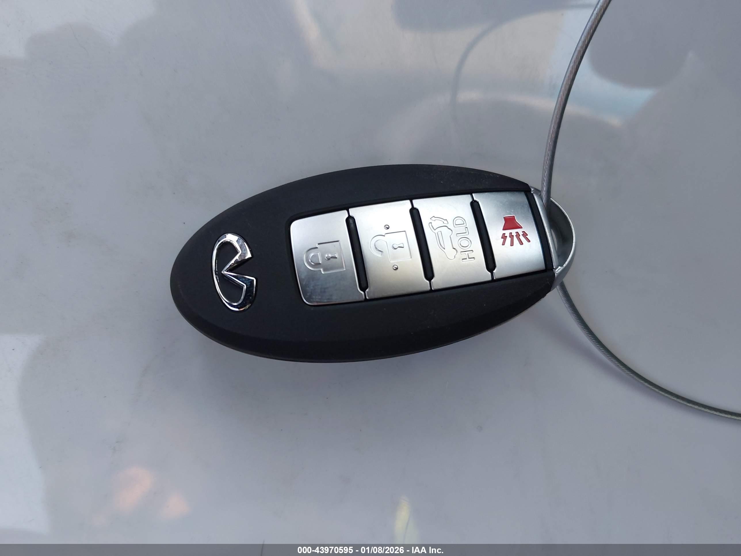 INFINITI QX56 image 11