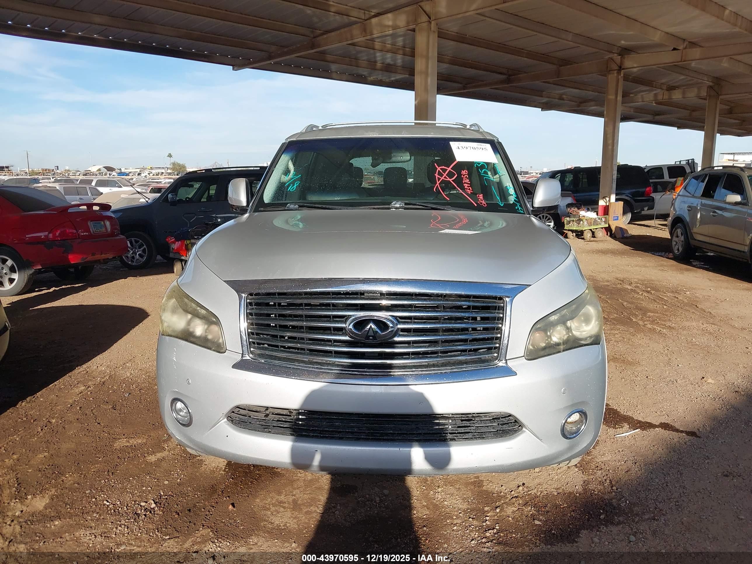 INFINITI QX56 image 6