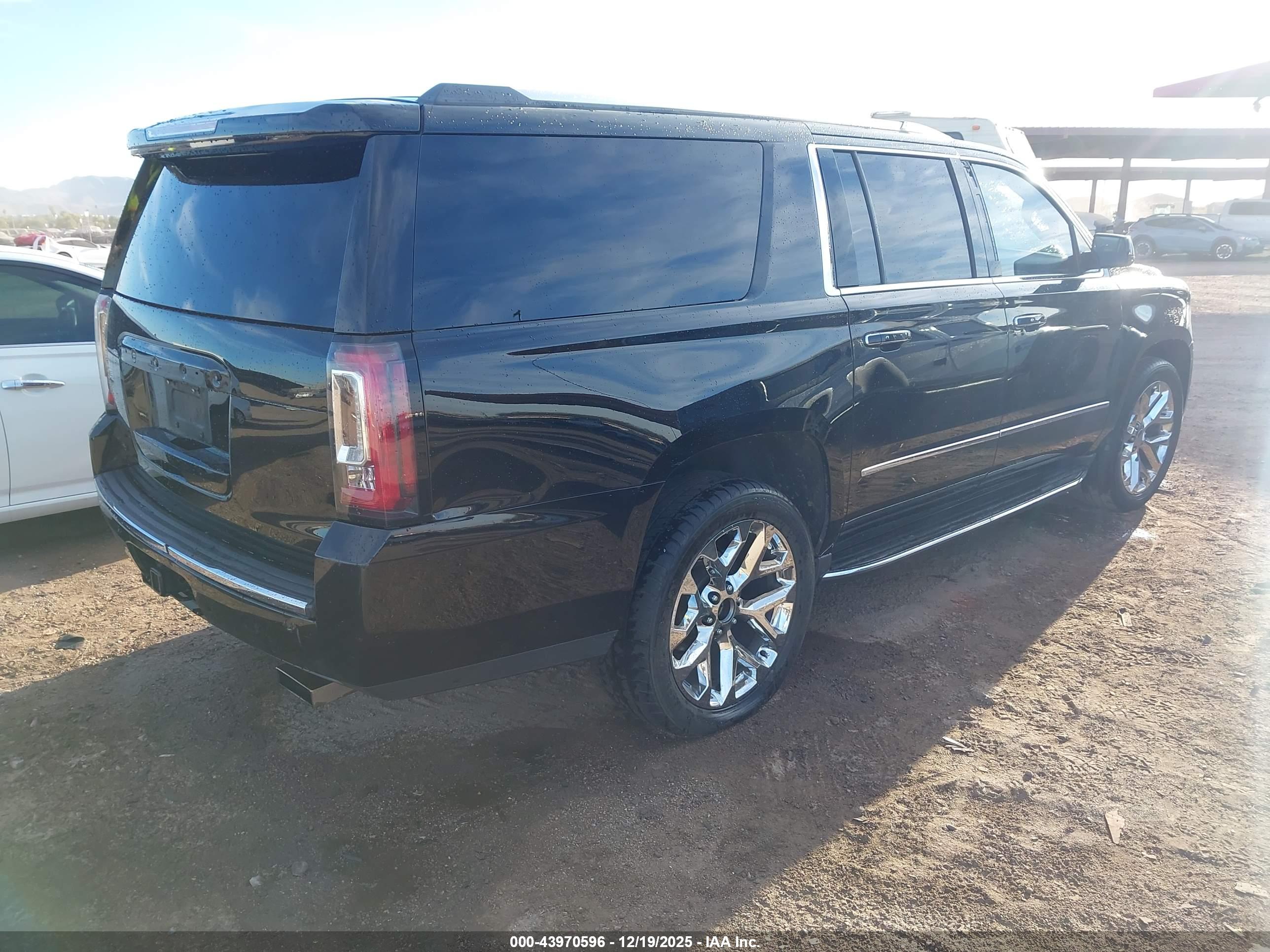 GMC YUKON image 4