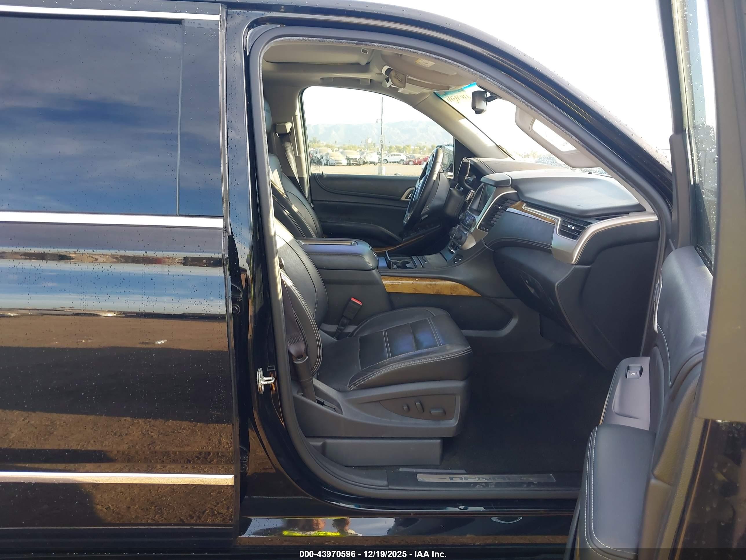 GMC YUKON image 5