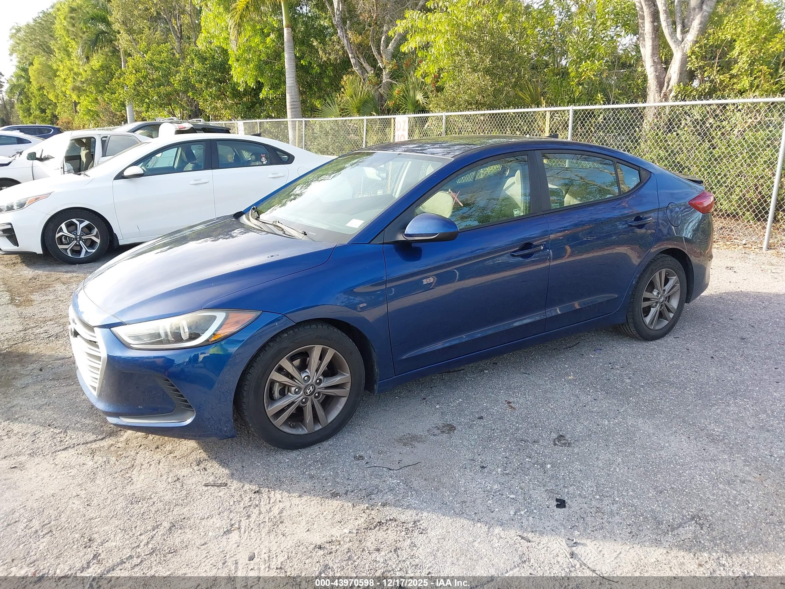 HYUNDAI ELANTRA image 2