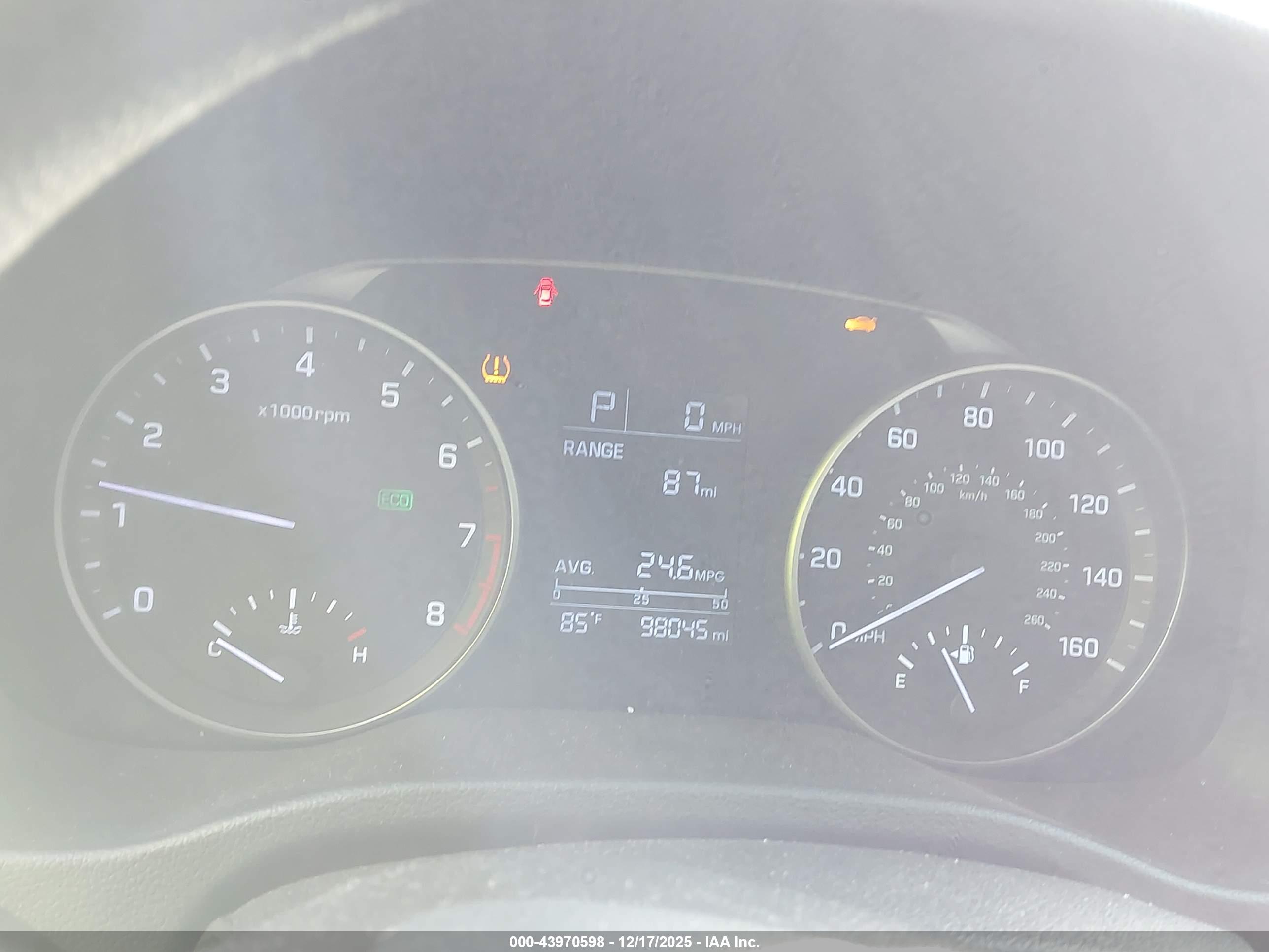 HYUNDAI ELANTRA image 7