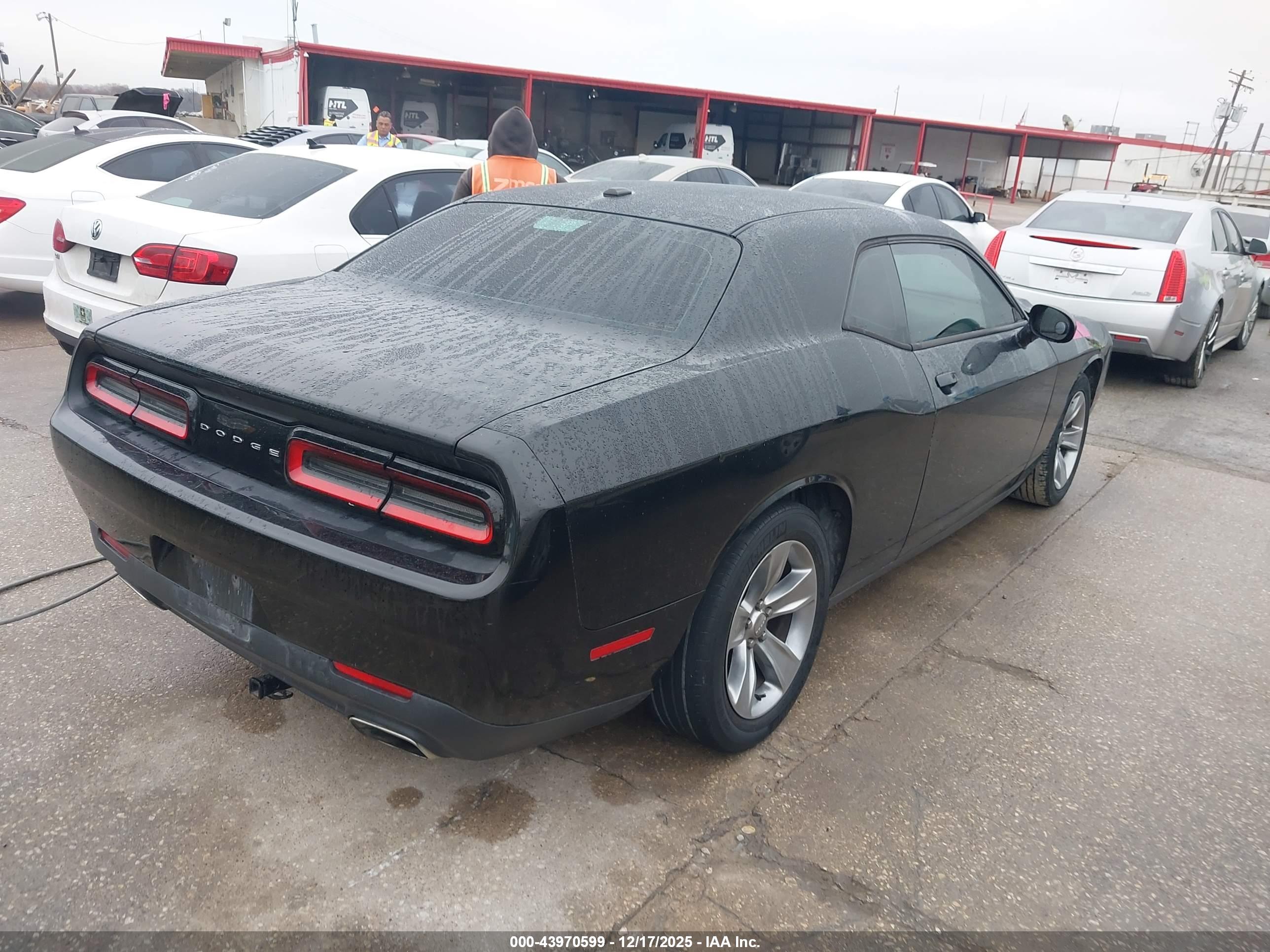 DODGE CHALLENGER image 4