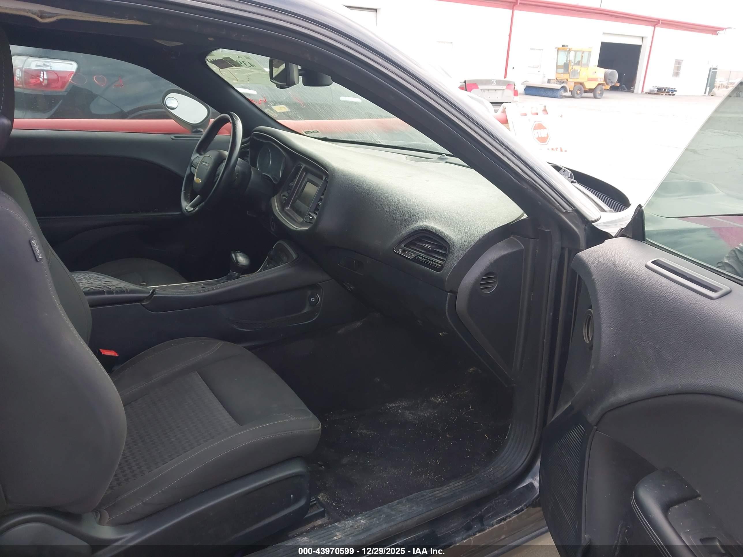 DODGE CHALLENGER image 5