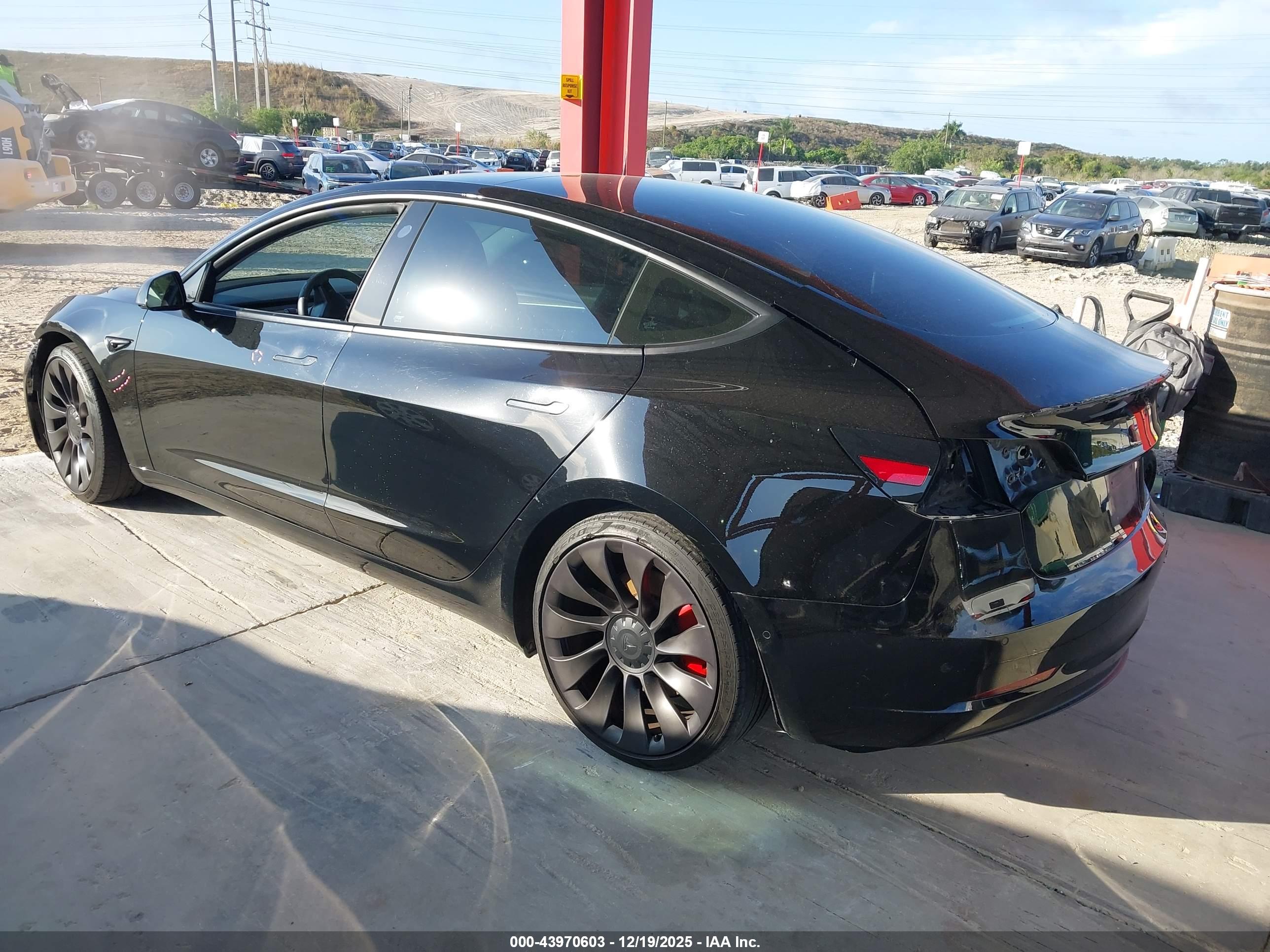 TESLA MODEL image 3