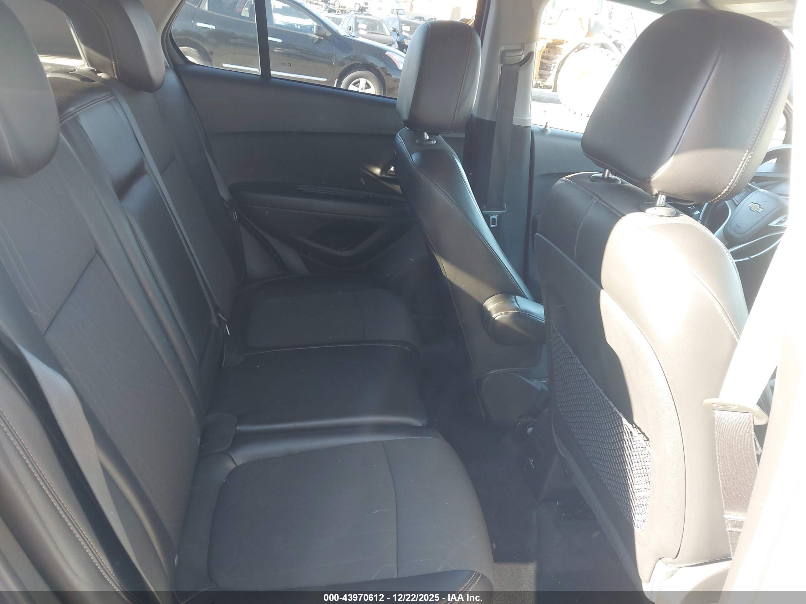 CHEVROLET TRAX image 8