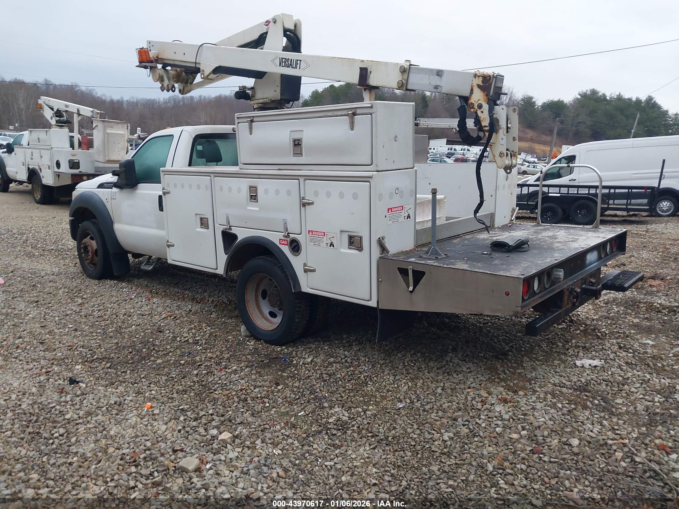FORD F-450 image 3