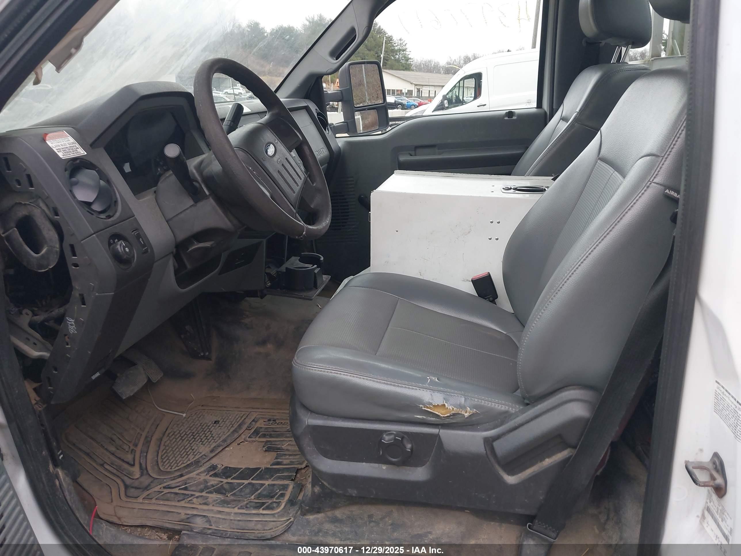 FORD F-450 image 7