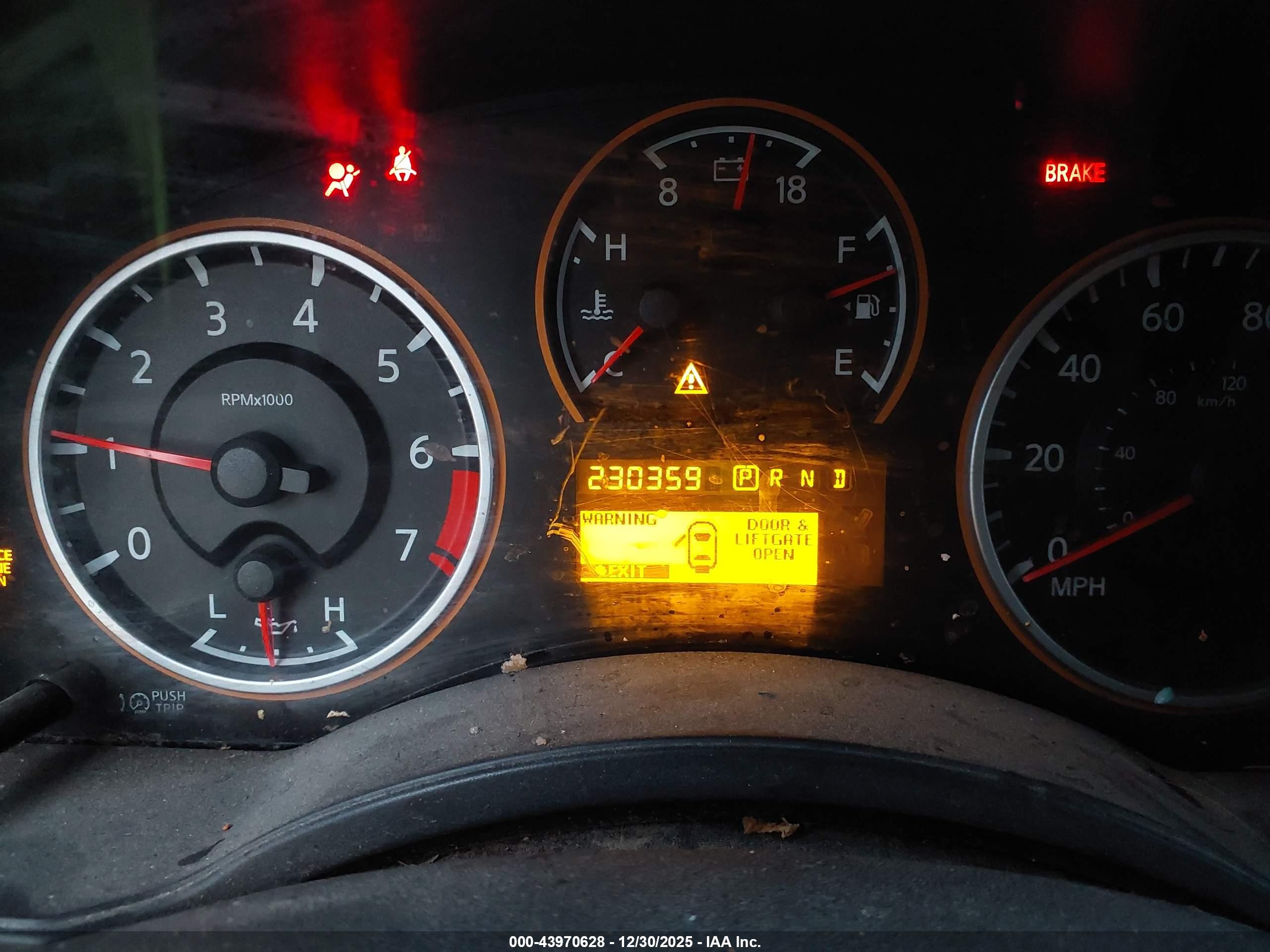 NISSAN ARMADA image 7