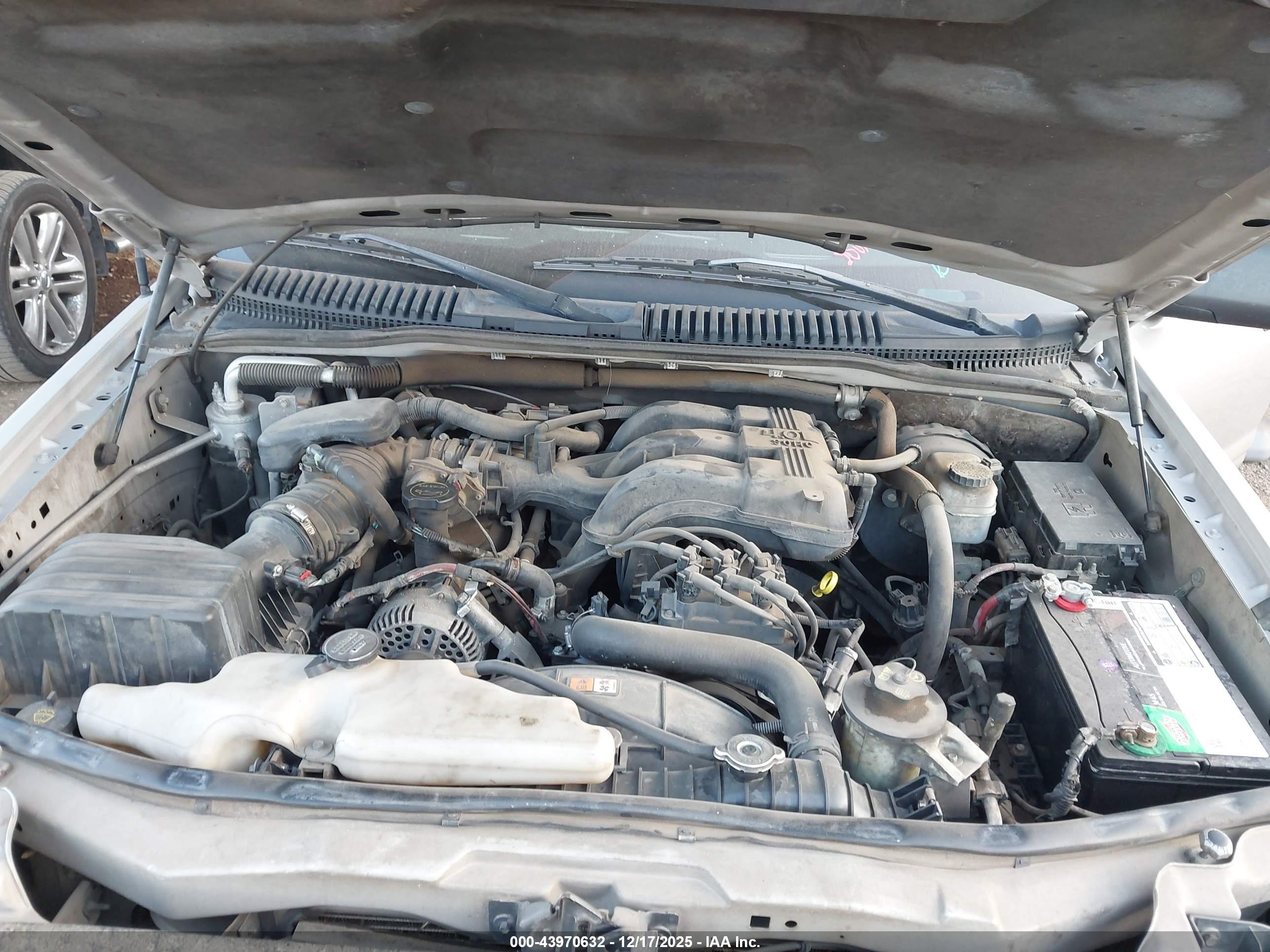 FORD EXPLORER image 10