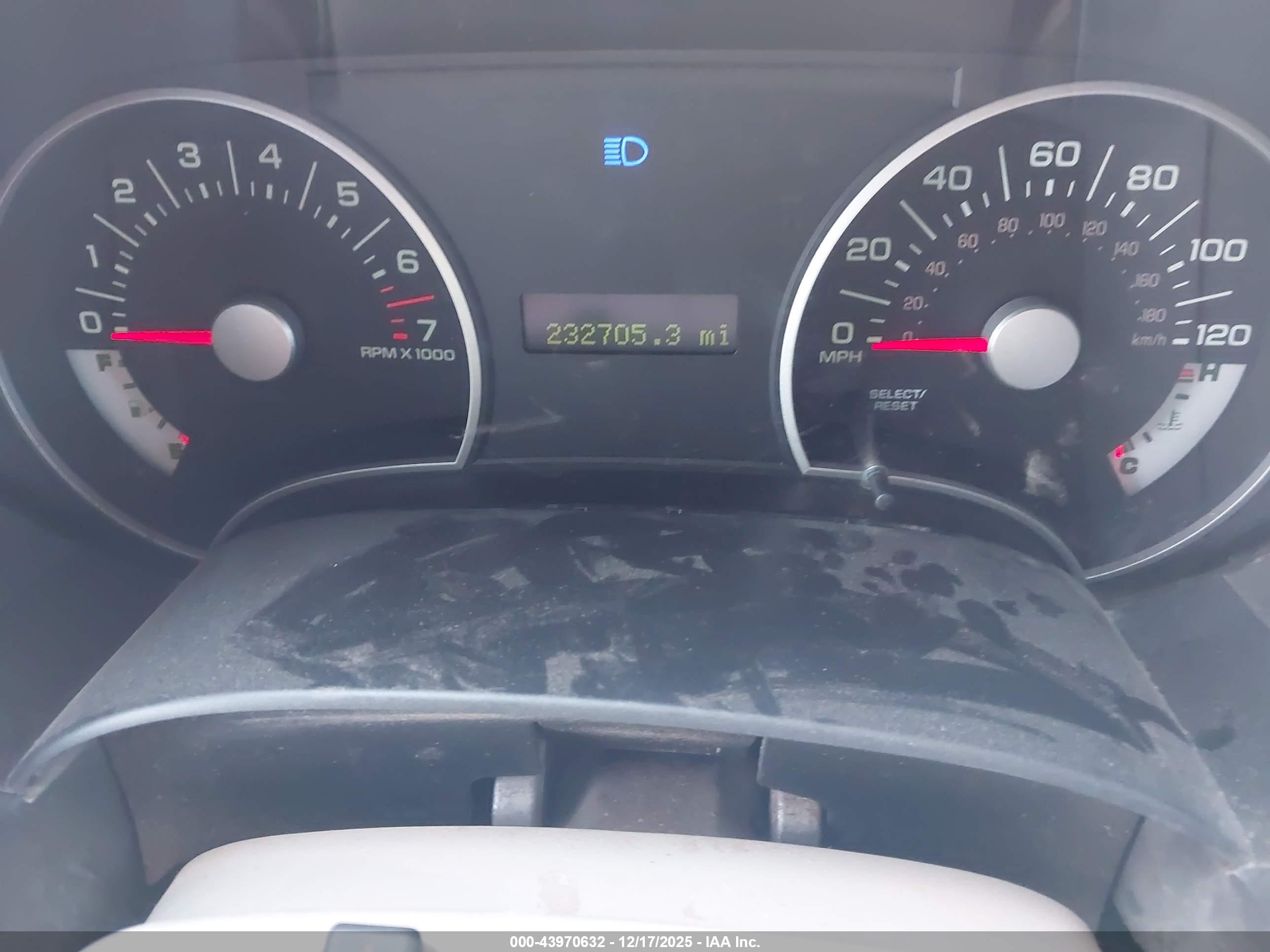 FORD EXPLORER image 7