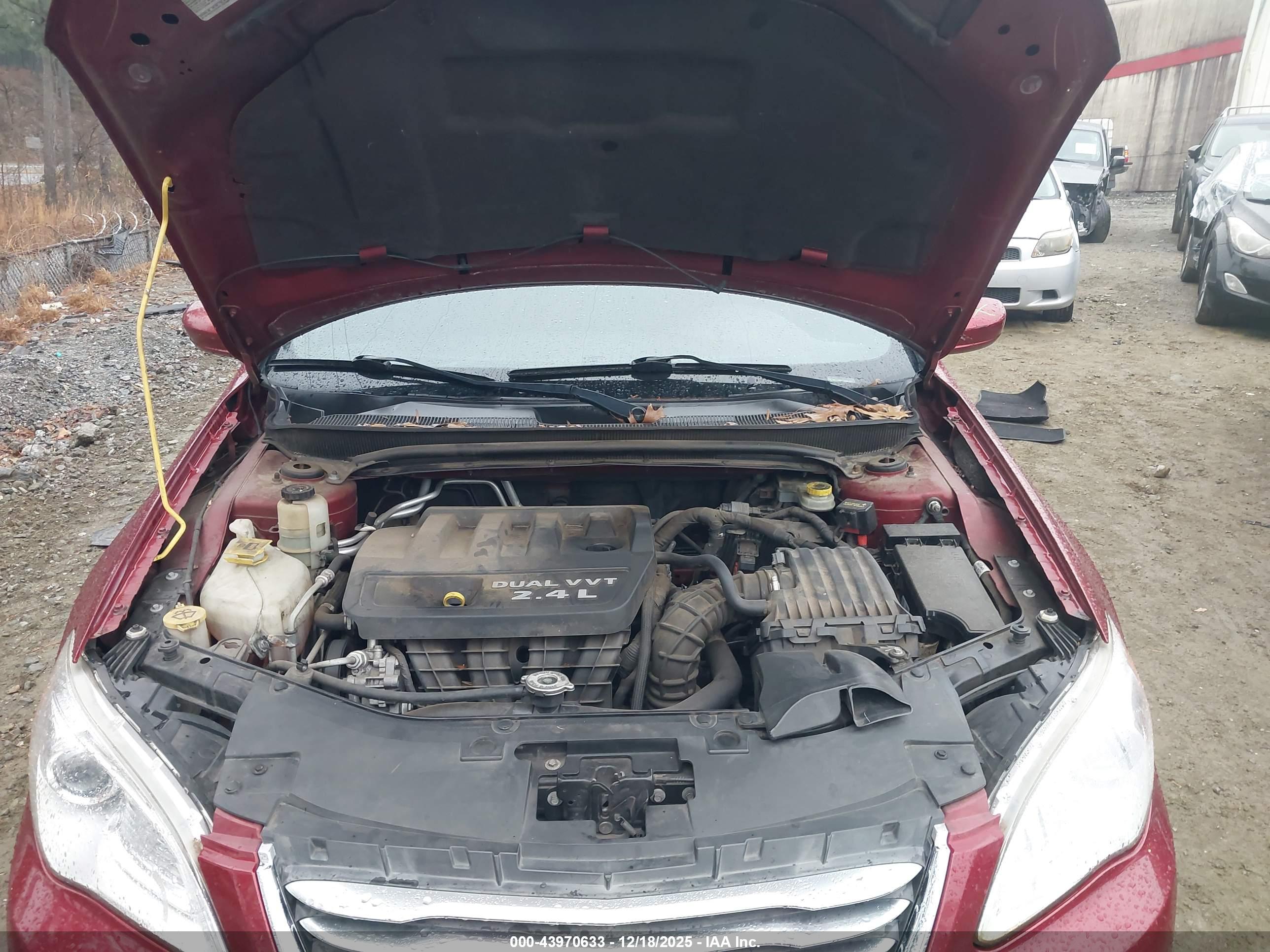 CHRYSLER 200 image 10