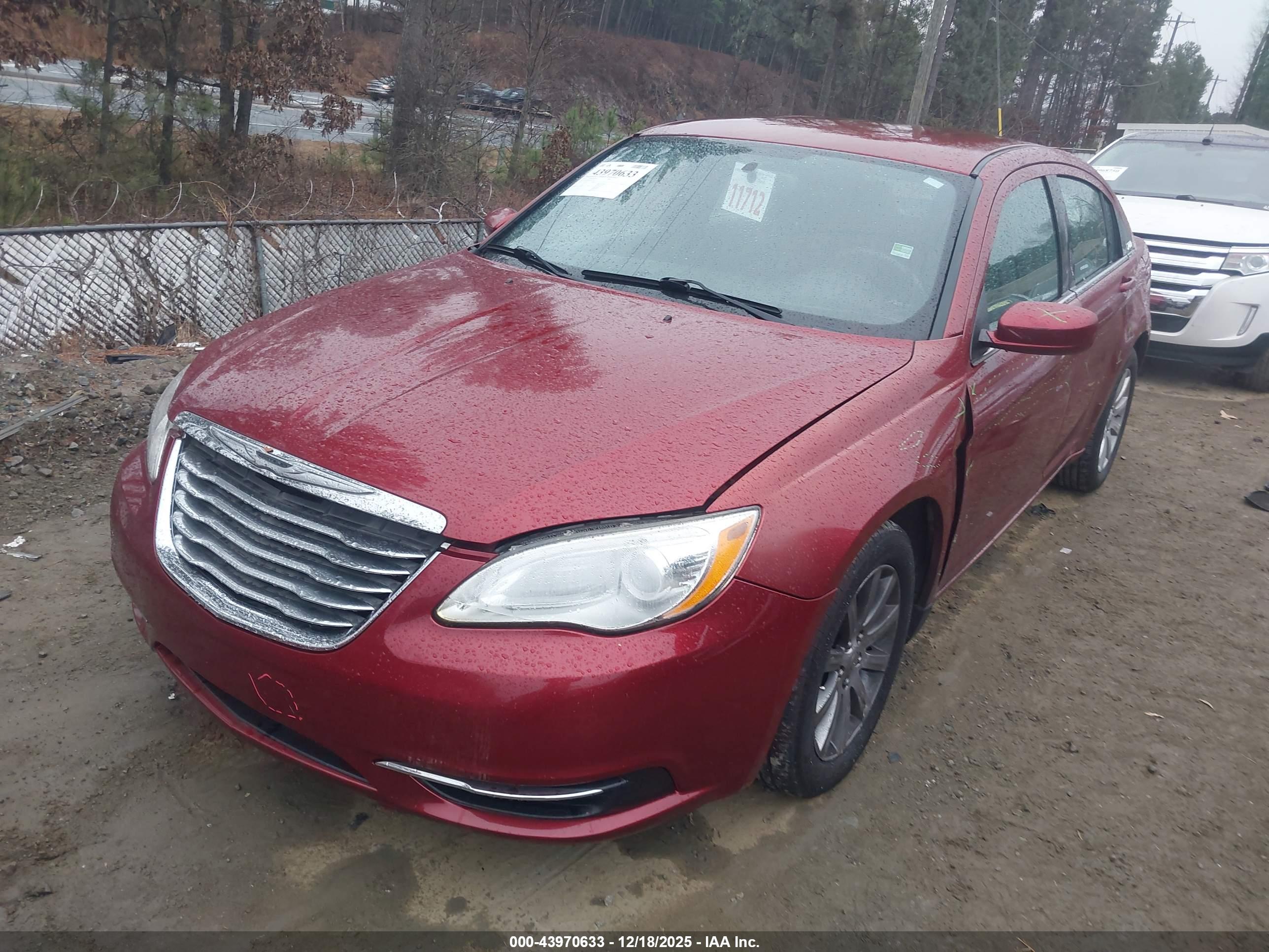 CHRYSLER 200 image 2