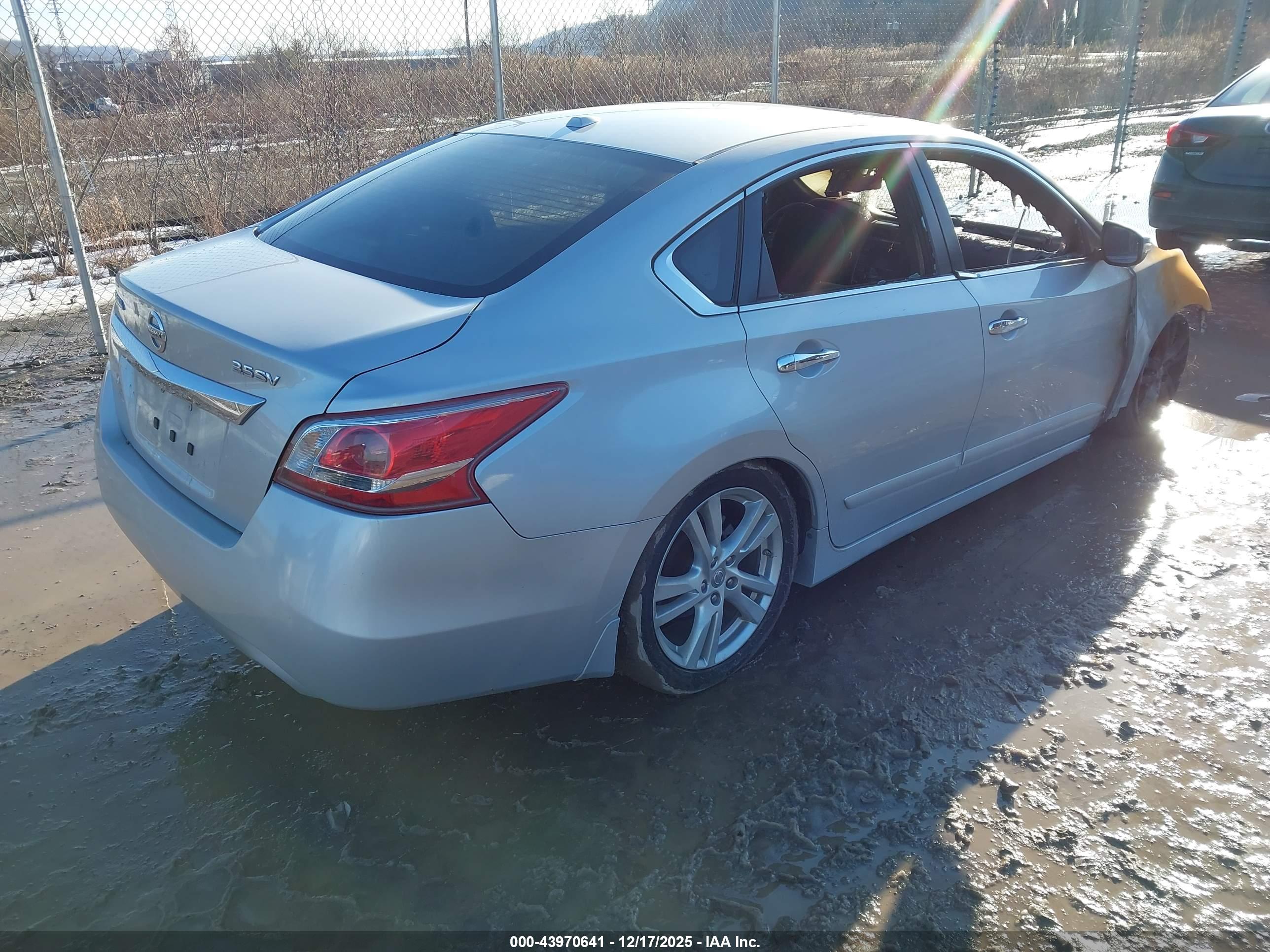 NISSAN ALTIMA image 4