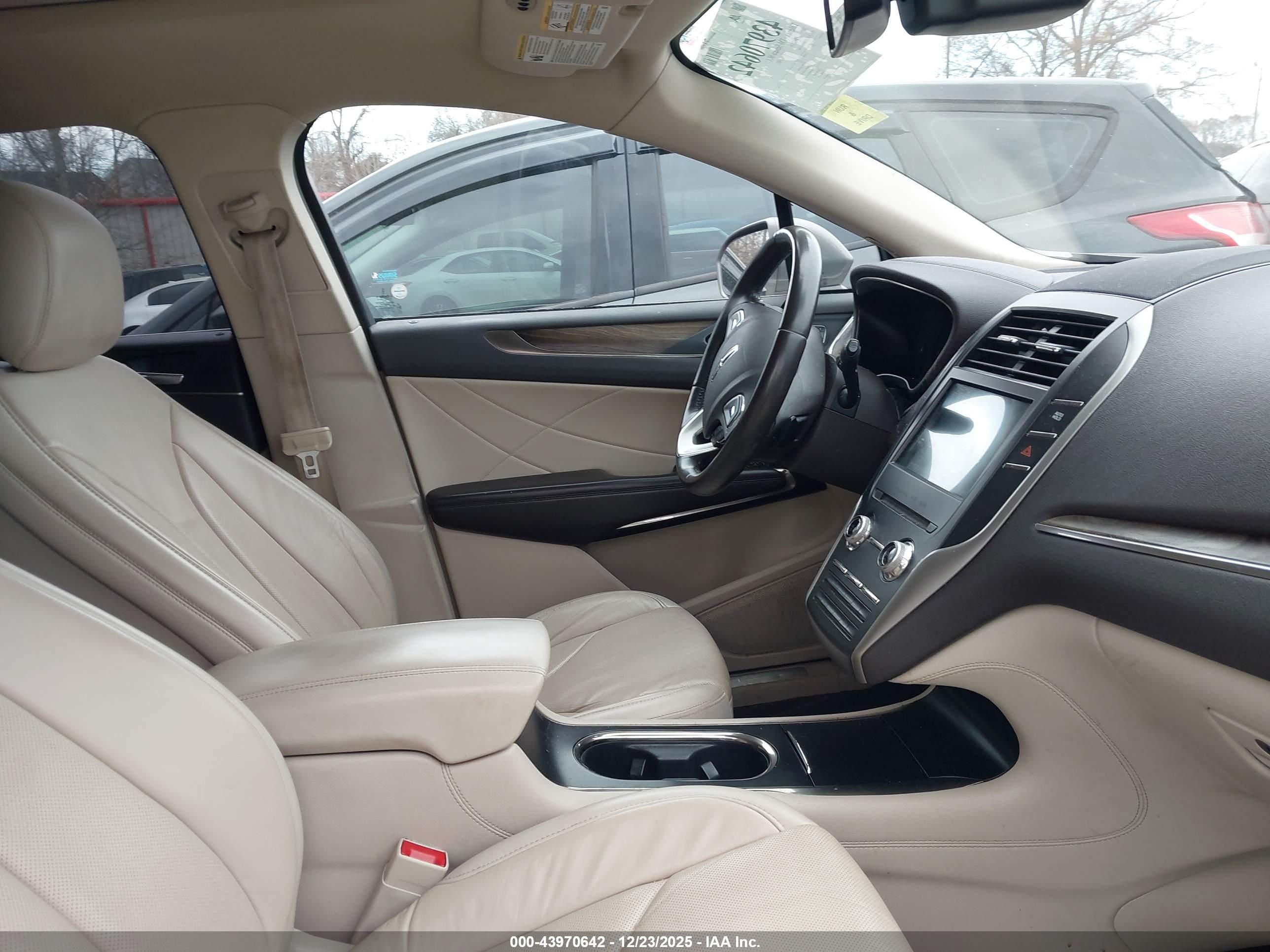 LINCOLN MKC image 5