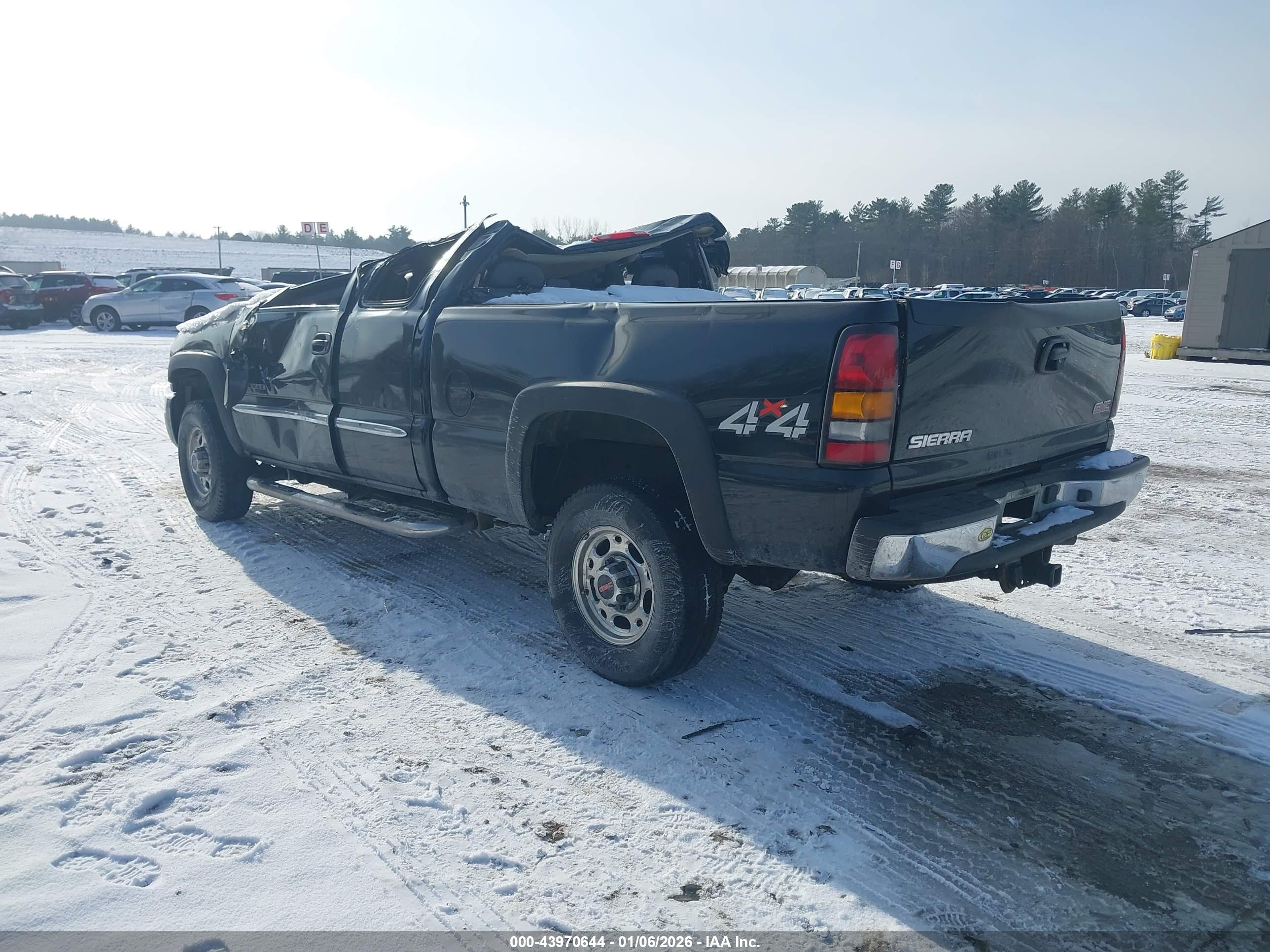 GMC SIERRA image 3
