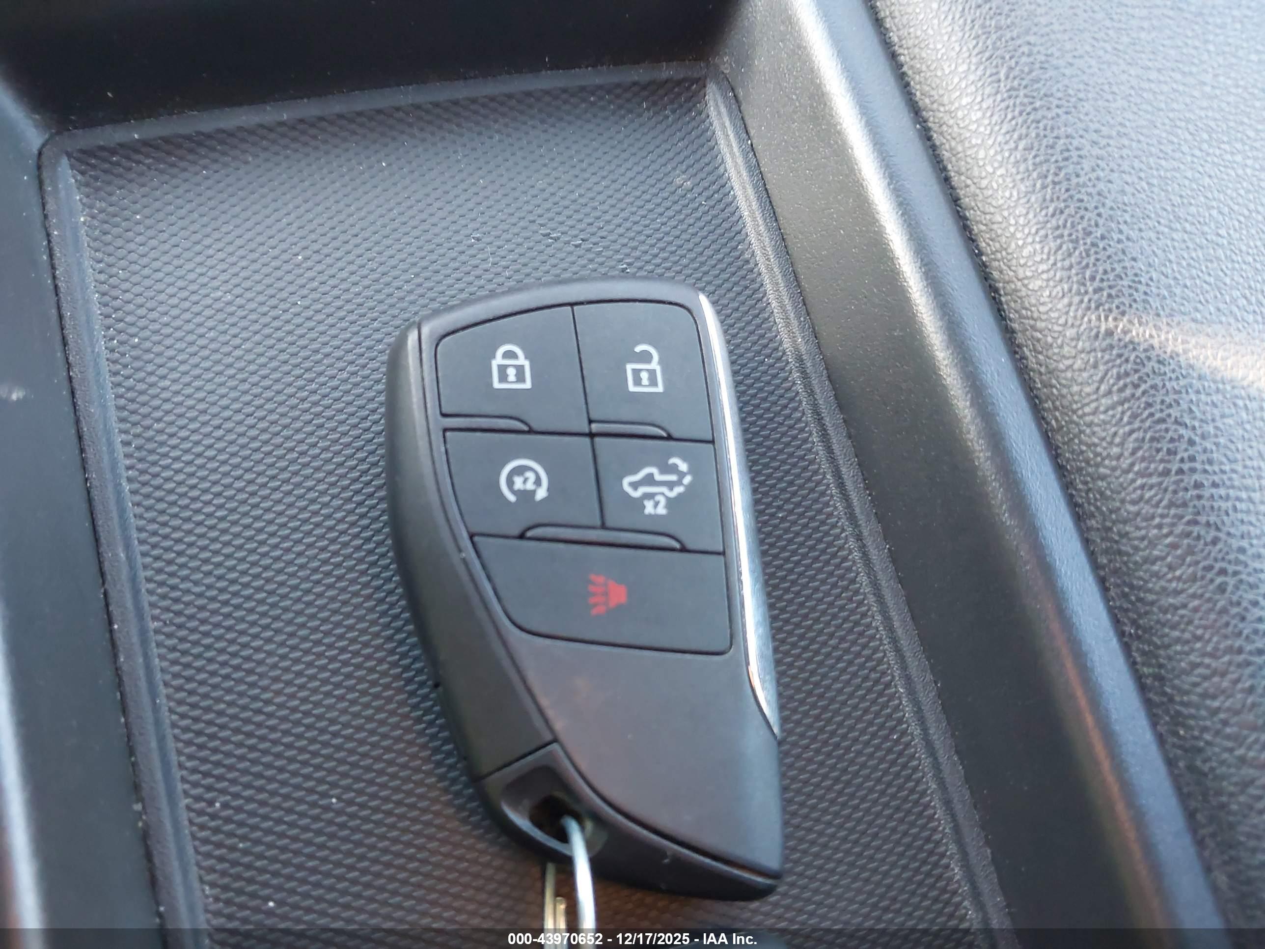 CHEVROLET SILVERADO image 11