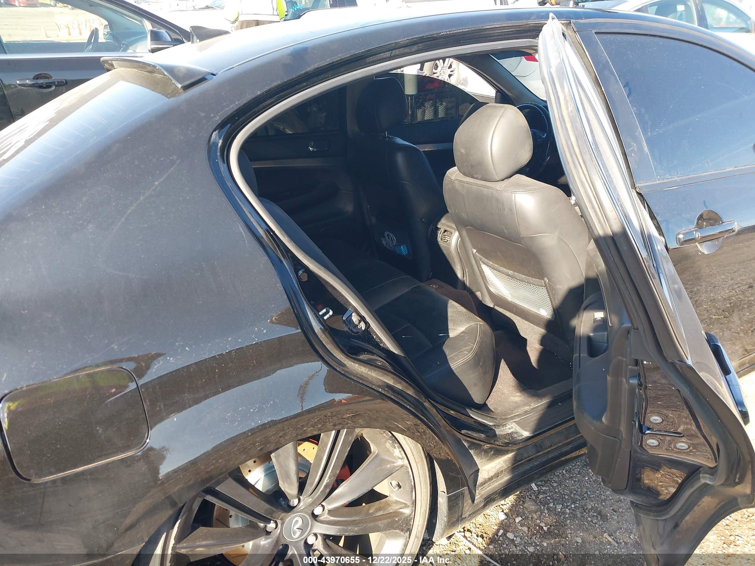 INFINITI G37X image 8