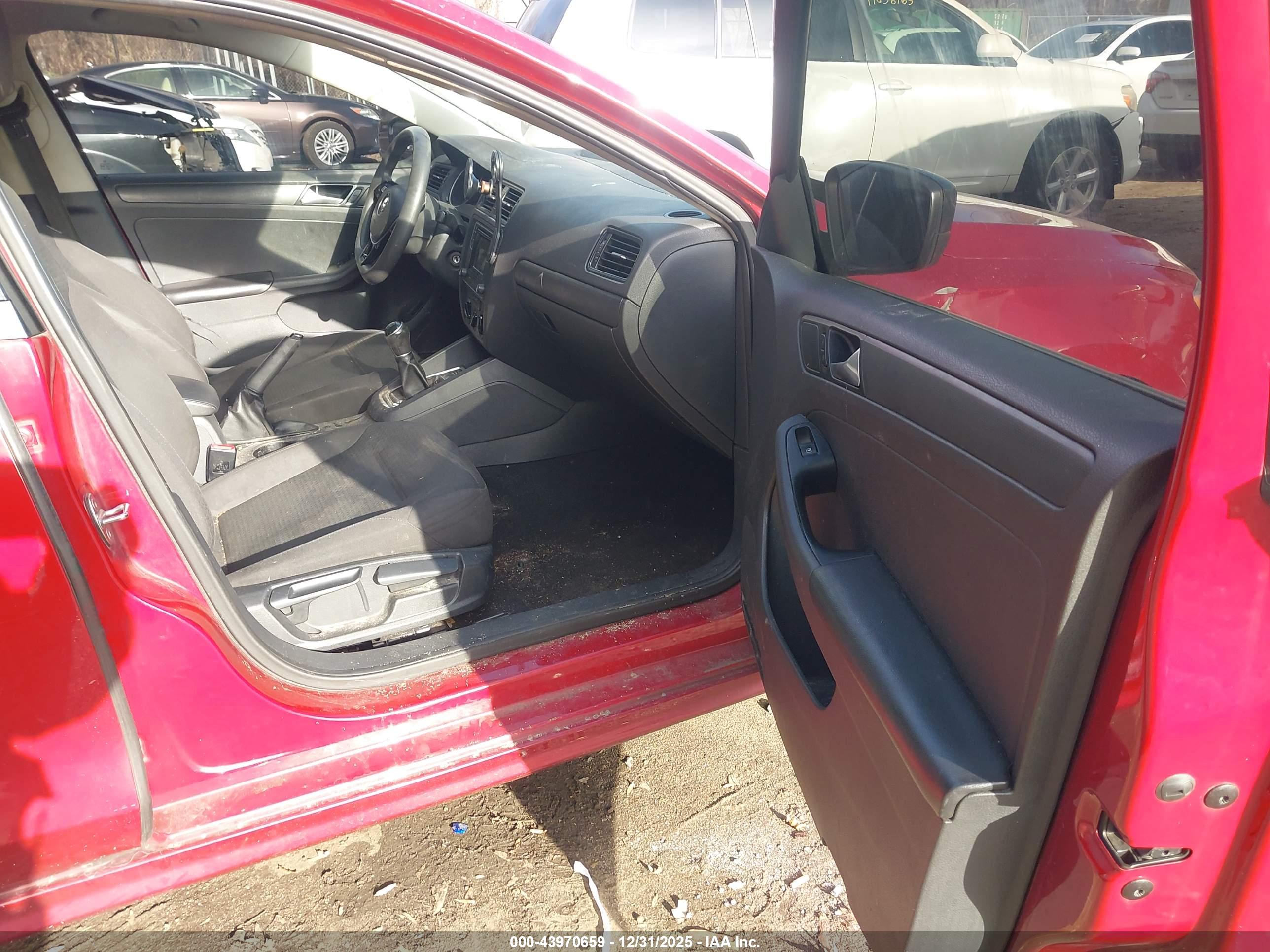 VOLKSWAGEN JETTA image 5