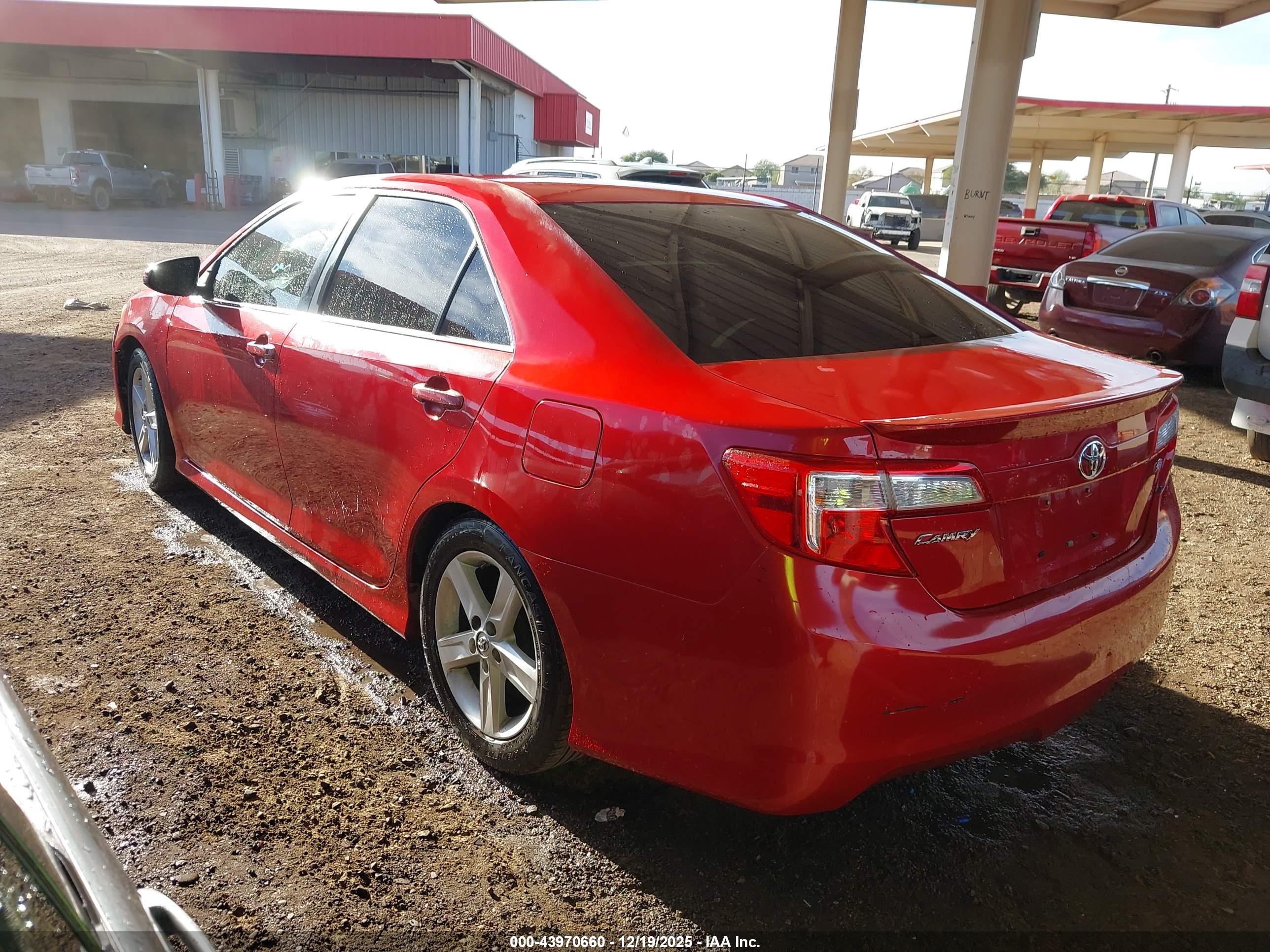 TOYOTA CAMRY image 3