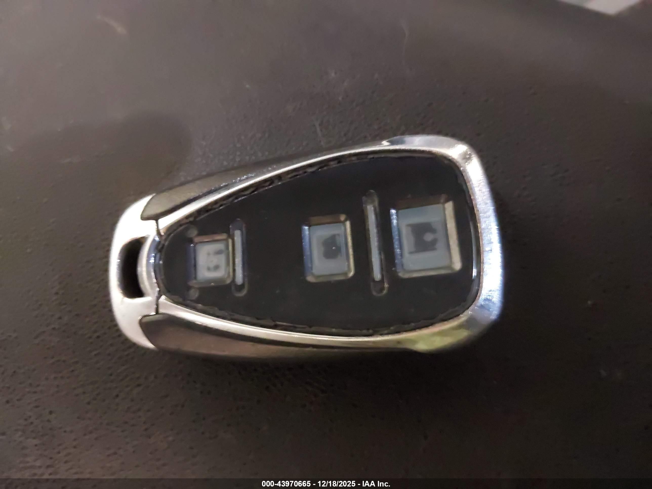 CHEVROLET EQUINOX image 11